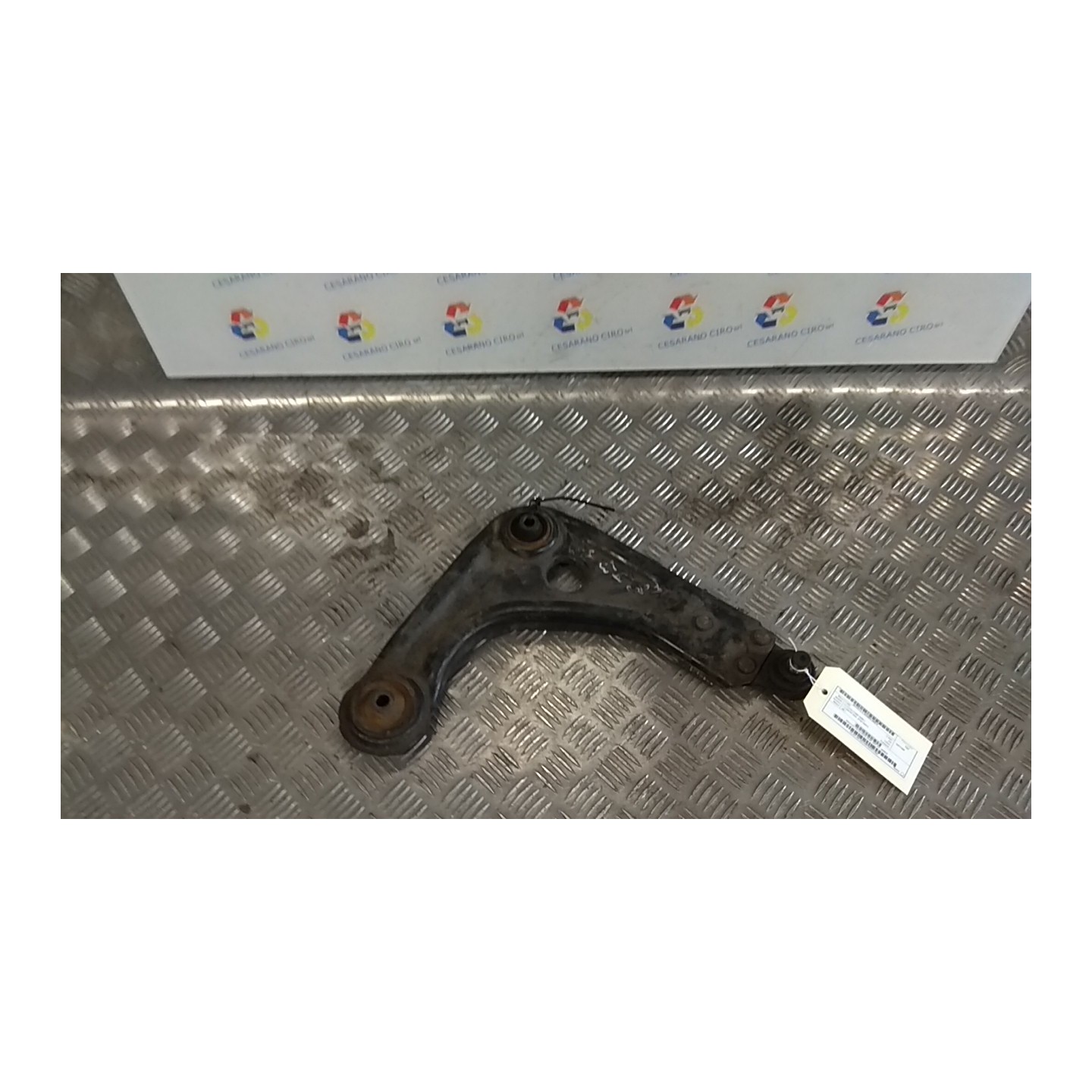 BRACCIO OSCILLANTE SOSP. ANT. DX. 019 FORD KA (CCQ) (11/96-10/08) J4D 1639575