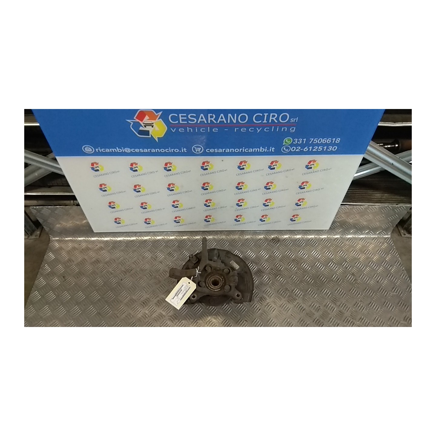 MONTANTE SOSP. ANT. DX. 109 MITSUBISHI SPACE RUNNER (09/99-12/01) 4G63 MR297064