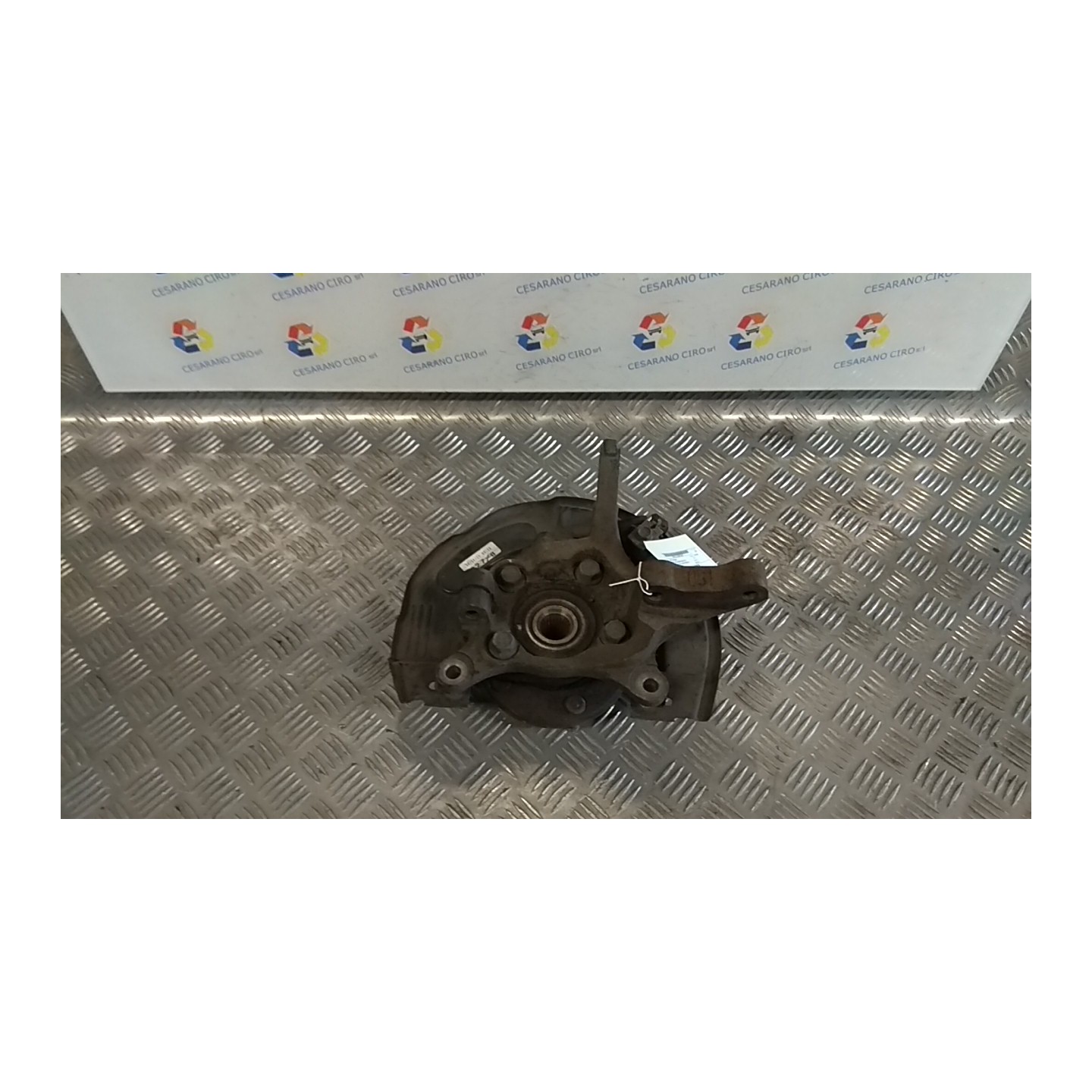 MONTANTE SOSP. ANT. SX. 110 MITSUBISHI SPACE RUNNER (09/99-12/01) 4G63 MR297063