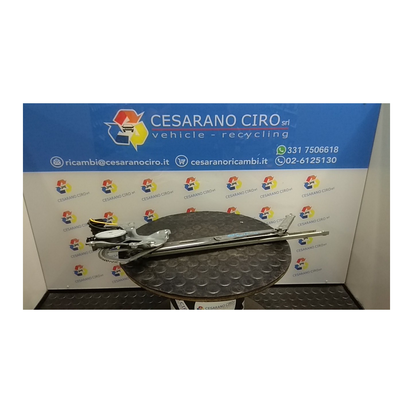 ALZACRISTALLO ELETTR. PORTA ANT. DX. 093 TOYOTA RAV 4 3A SERIE (02/10-) 2ADFHV 6980152080