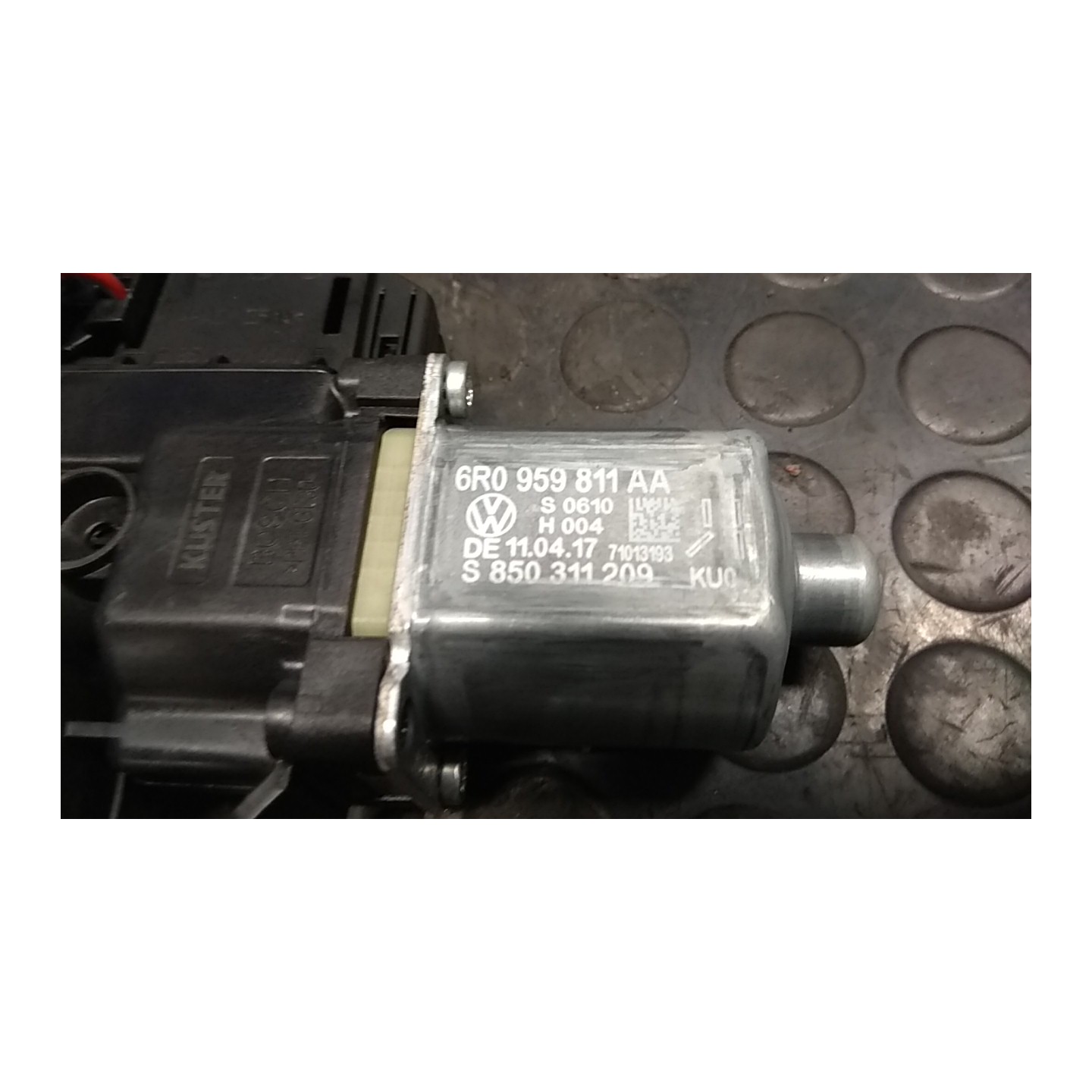 MOTORINO ALZACRISTALLO PORTA POST. SX. 123 VOLKSWAGEN POLO (6C) (03/14-) CUS 6R0959811NZ00