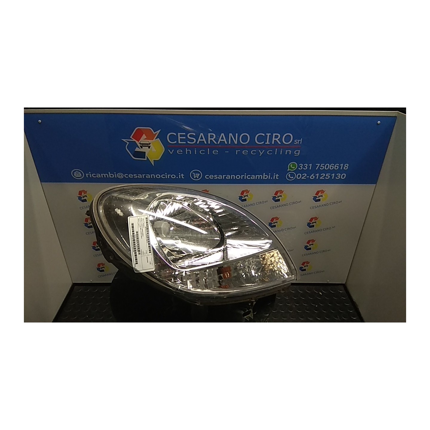 PROIETTORE DX. 137 RENAULT KANGOO (04/03-03/09) D4FF7 260107401R