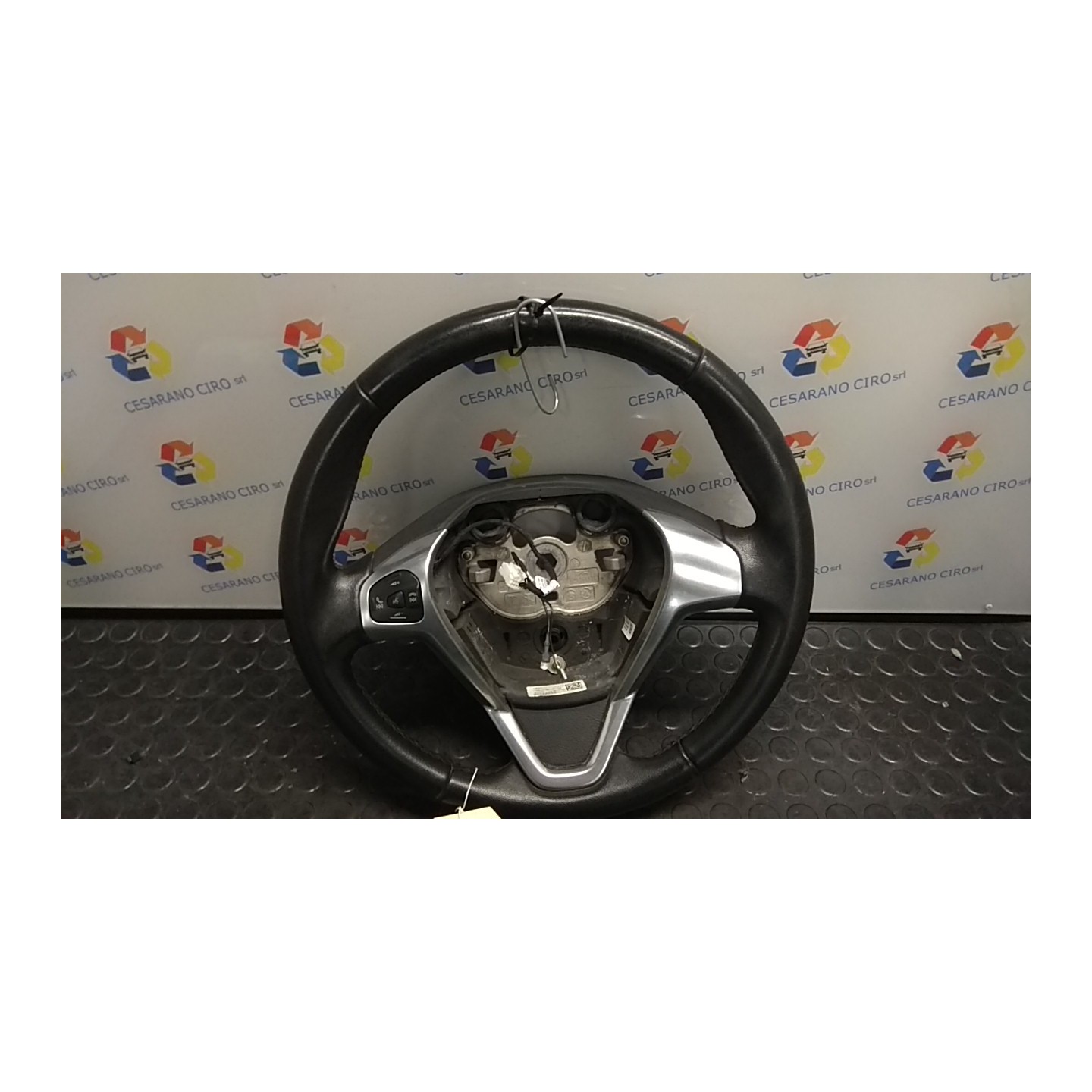 VOLANTE 072 FORD FIESTA (CCN) (11/12-) UGJC 1783103