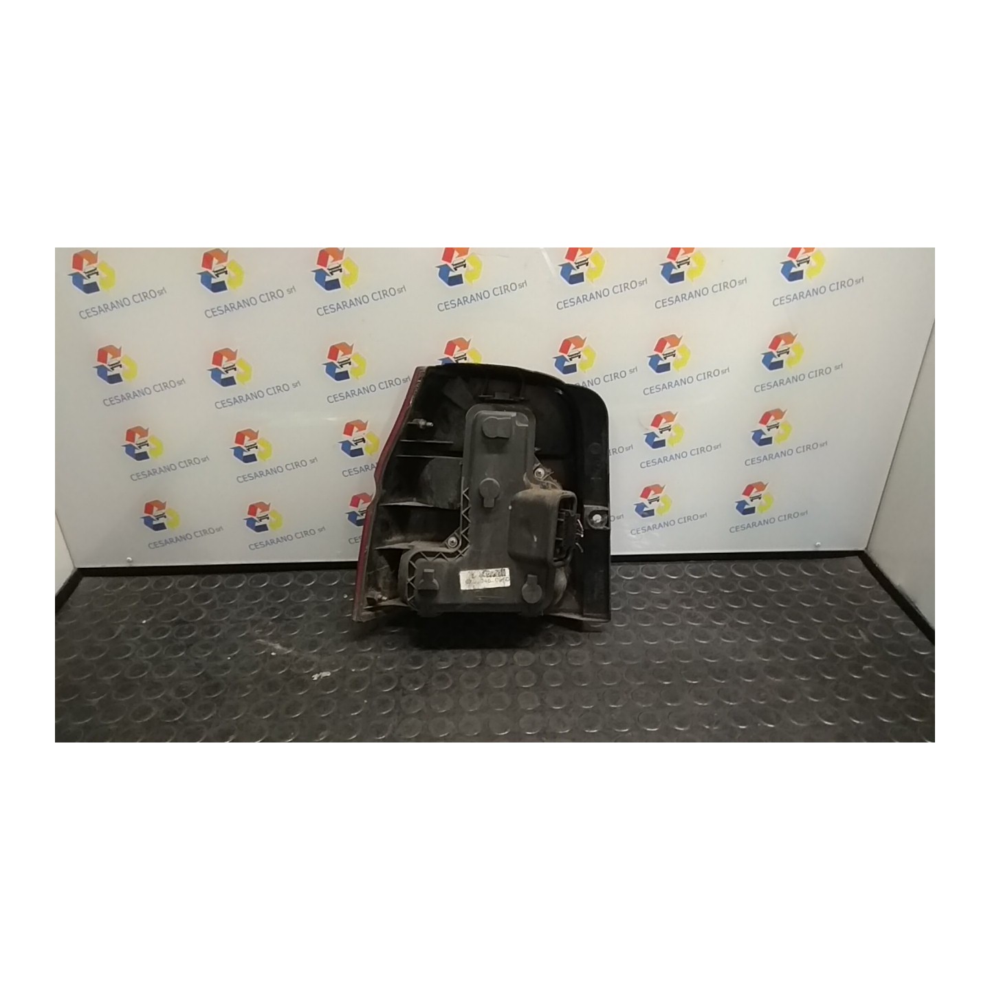 FANALE POST. DX. 024 VOLKSWAGEN LUPO (6X) (09/98-05/05) AHT 6X0945096E