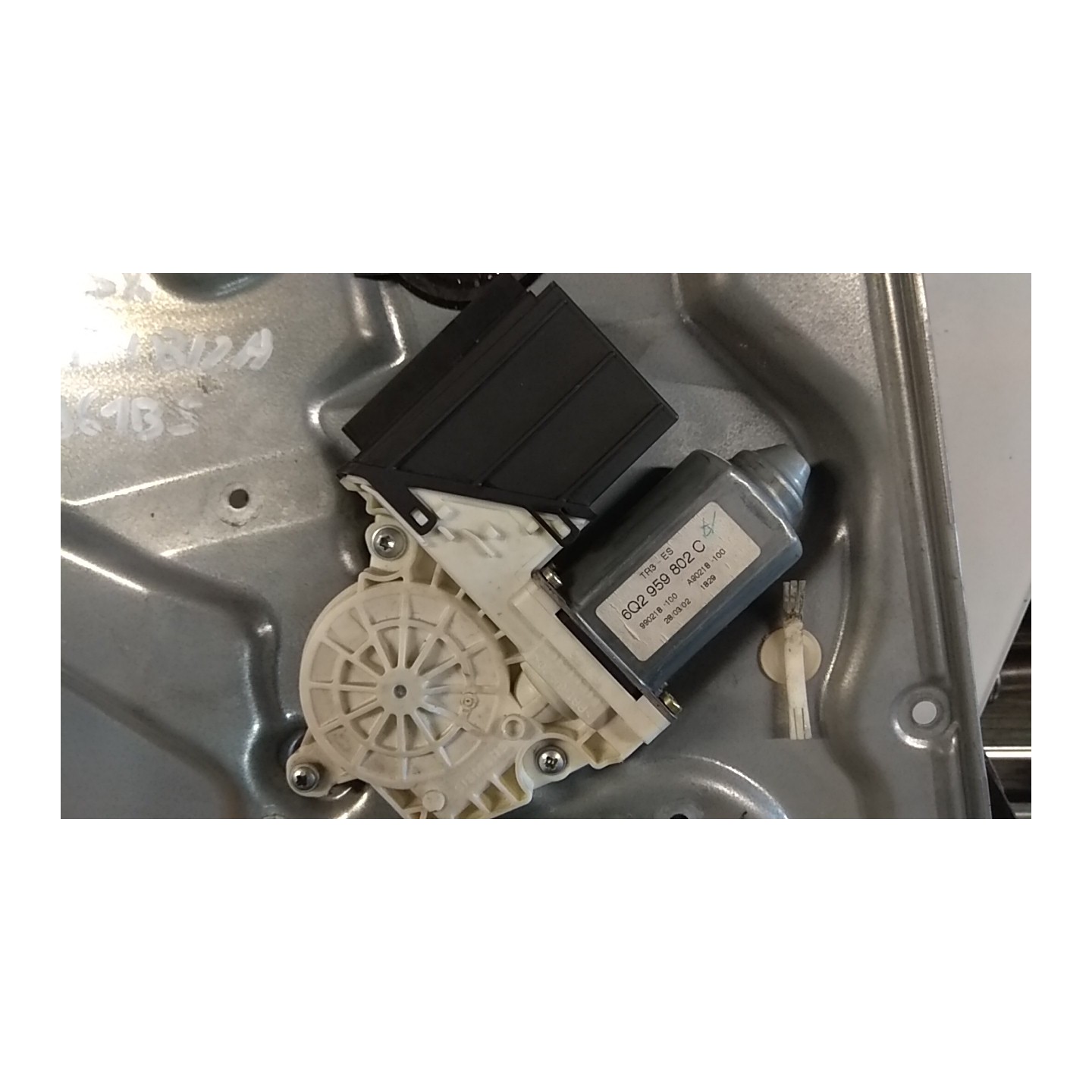 ALZACRISTALLO PORTA ANT. SX. 097 SEAT IBIZA (6L) (12/01-08/09) BBY 6L3837461