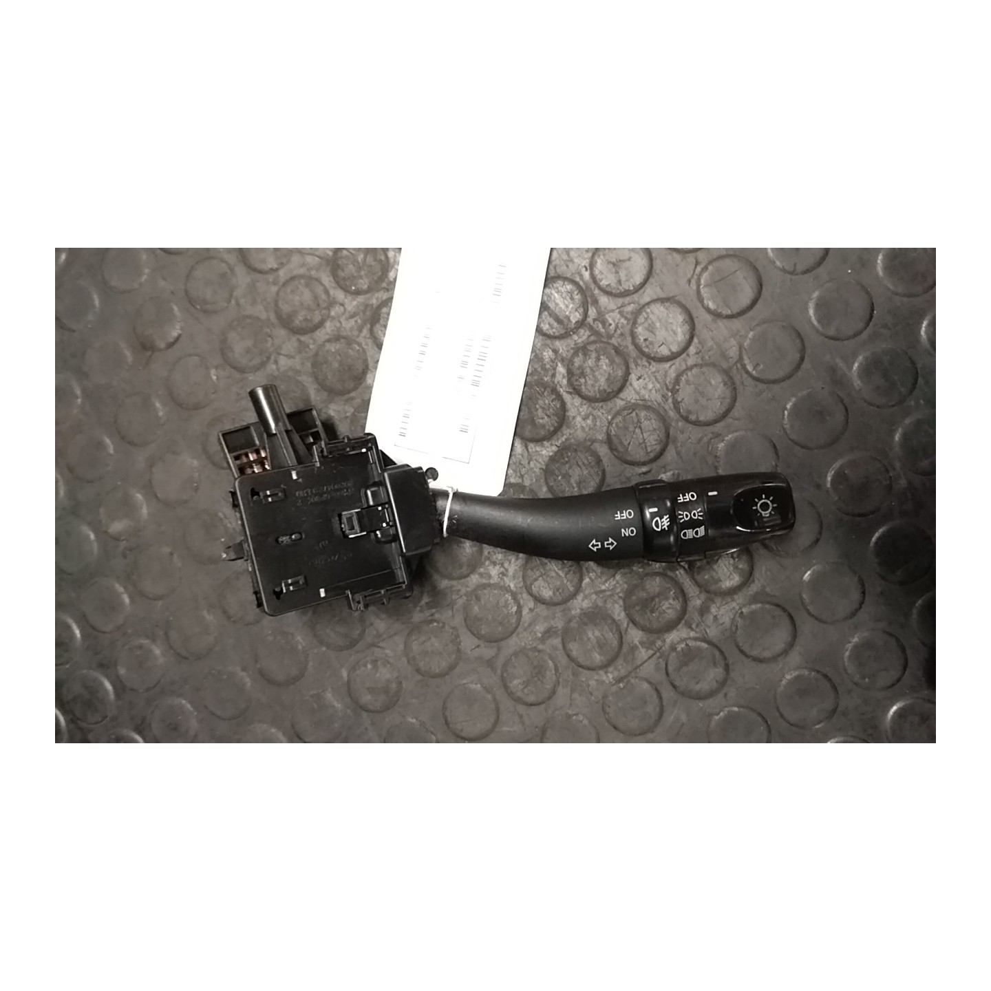 INTERRUTTORE BLOCCO COMANDO LUCI 092 KIA CARENS 2A SERIE (11/06-) D4EA 934101D000