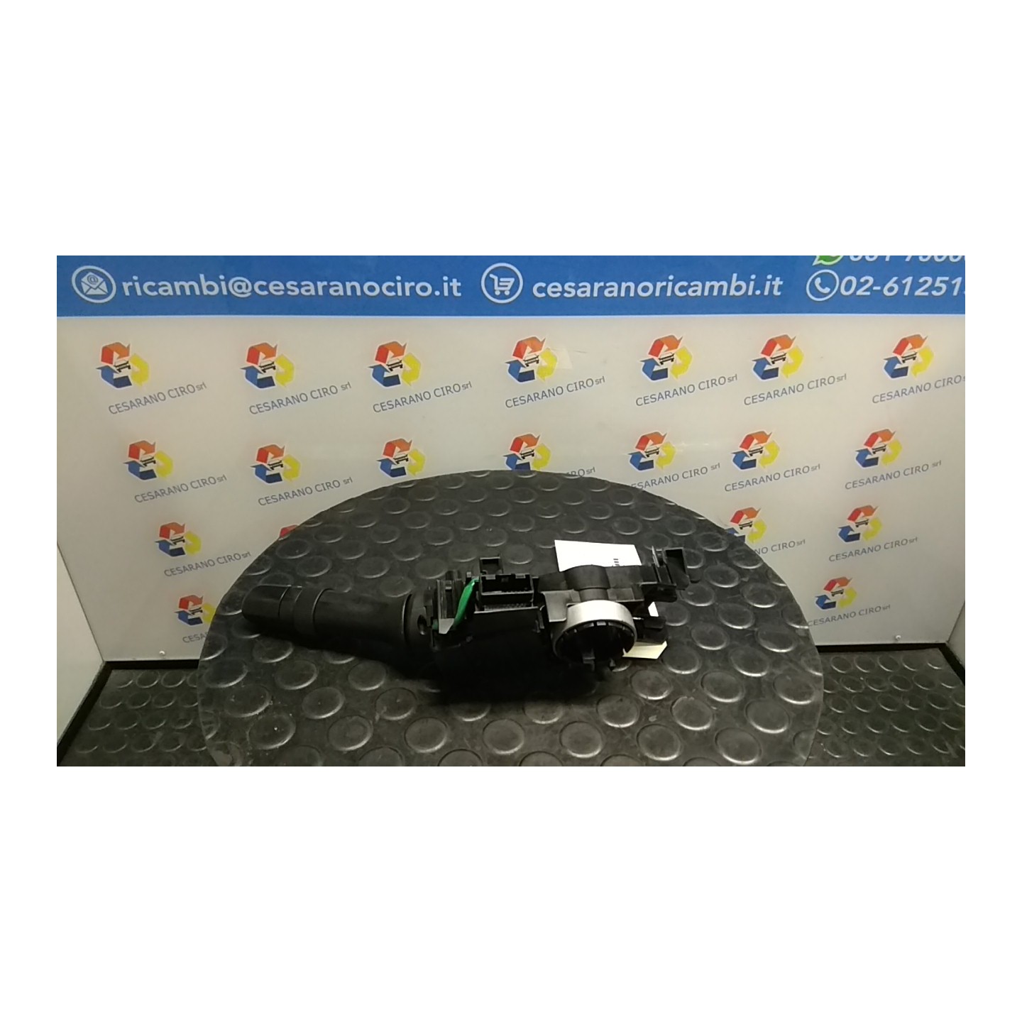 BLOCCO COMANDO VOLANTE LUCI LOUNG STYLE 072 TOYOTA YARIS (09/11-) 1KRFE 8414042101