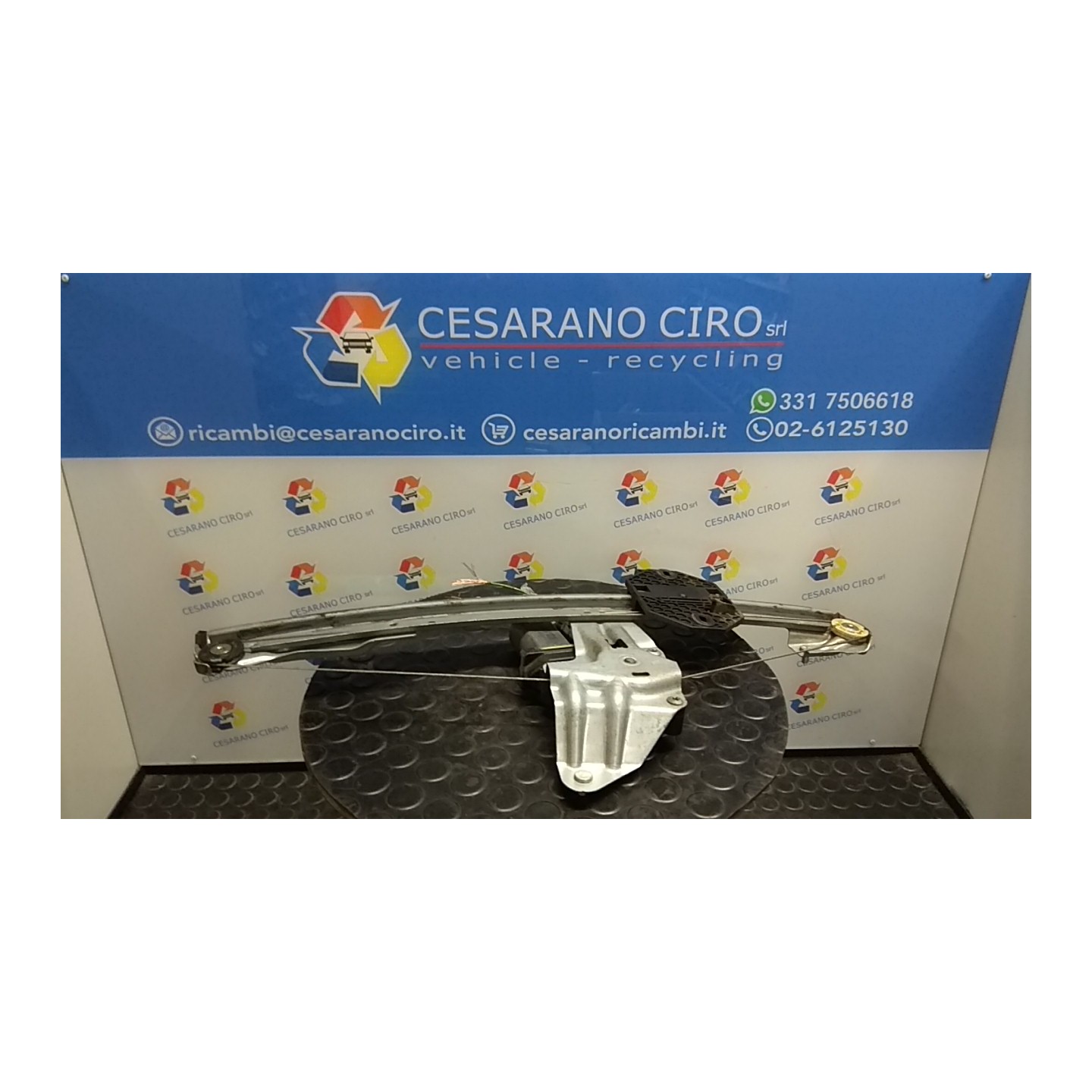 ALZACRISTALLO ELETTR. PORTA ANT. CON MOTORINO DX. 039 DACIA SANDERO 2A SERIE (12/12-) D4FF7 807209299R