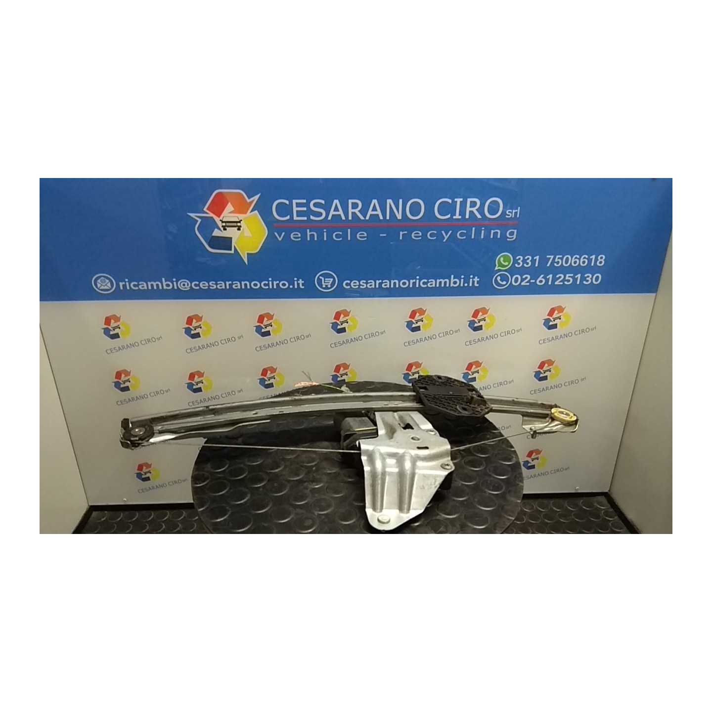 ALZACRISTALLO ELETTR. PORTA ANT. CON MOTORINO DX. 039 DACIA SANDERO 2A SERIE (12/12-) D4FF7 807209299R