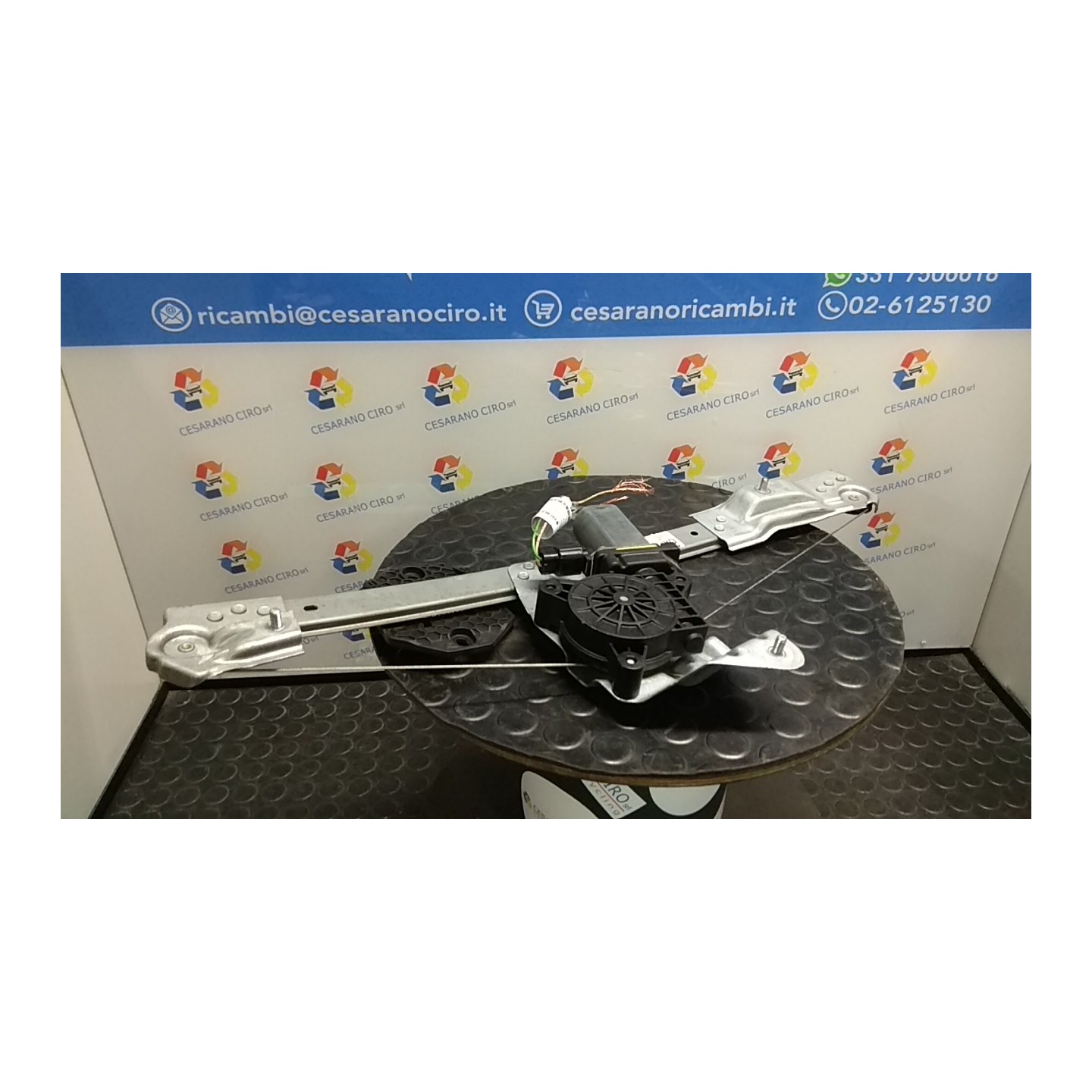 ALZACRISTALLO ELETTR. PORTA ANT. CON MOTORINO DX. 039 DACIA SANDERO 2A SERIE (12/12-) D4FF7 807209299R
