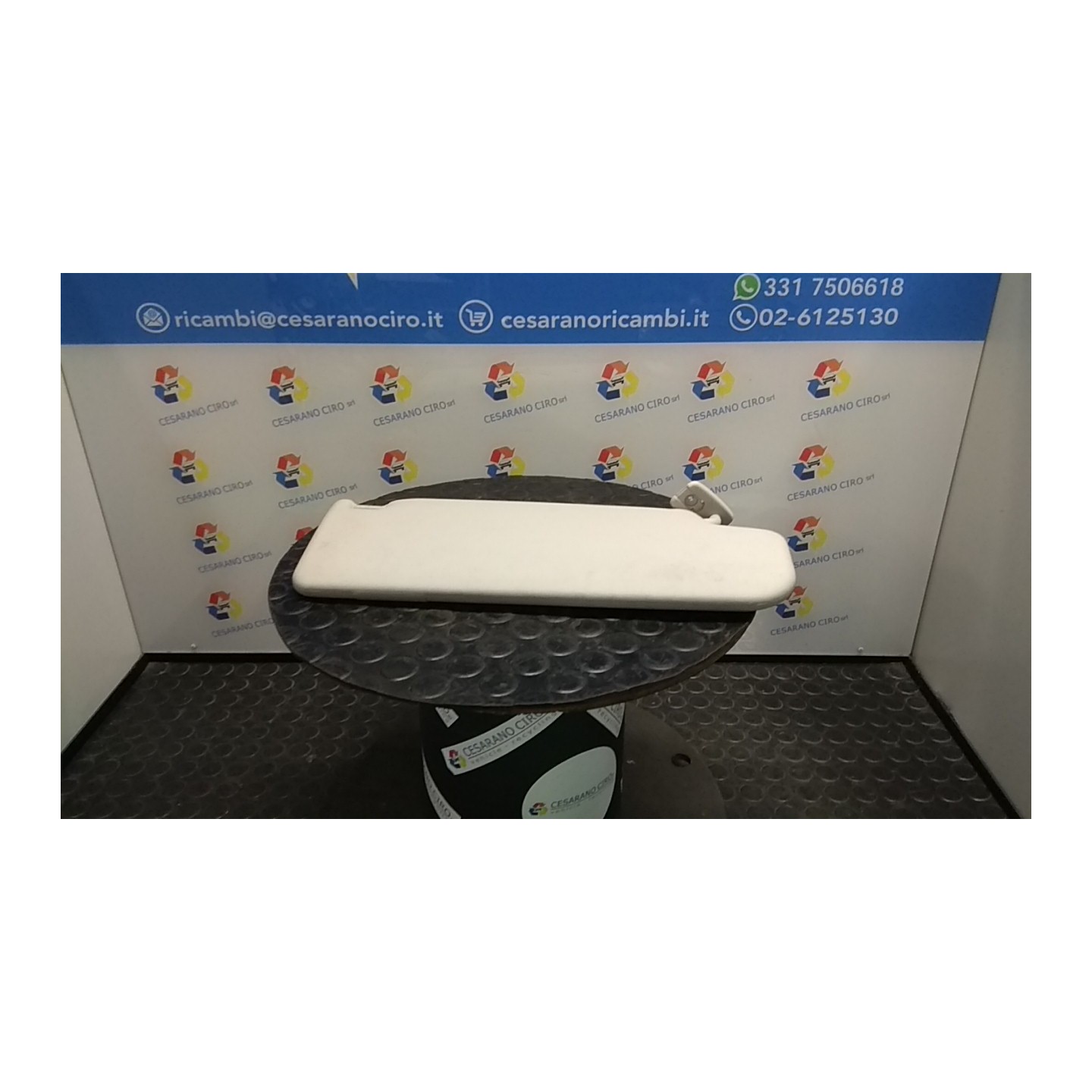 ALETTA PARASOLE PARABREZZA GRIGIO/ILLUMIN. DX. 127 VOLKSWAGEN GOLF PLUS (5M) (01/05-04/09) BLS 1K0857552K2F4
