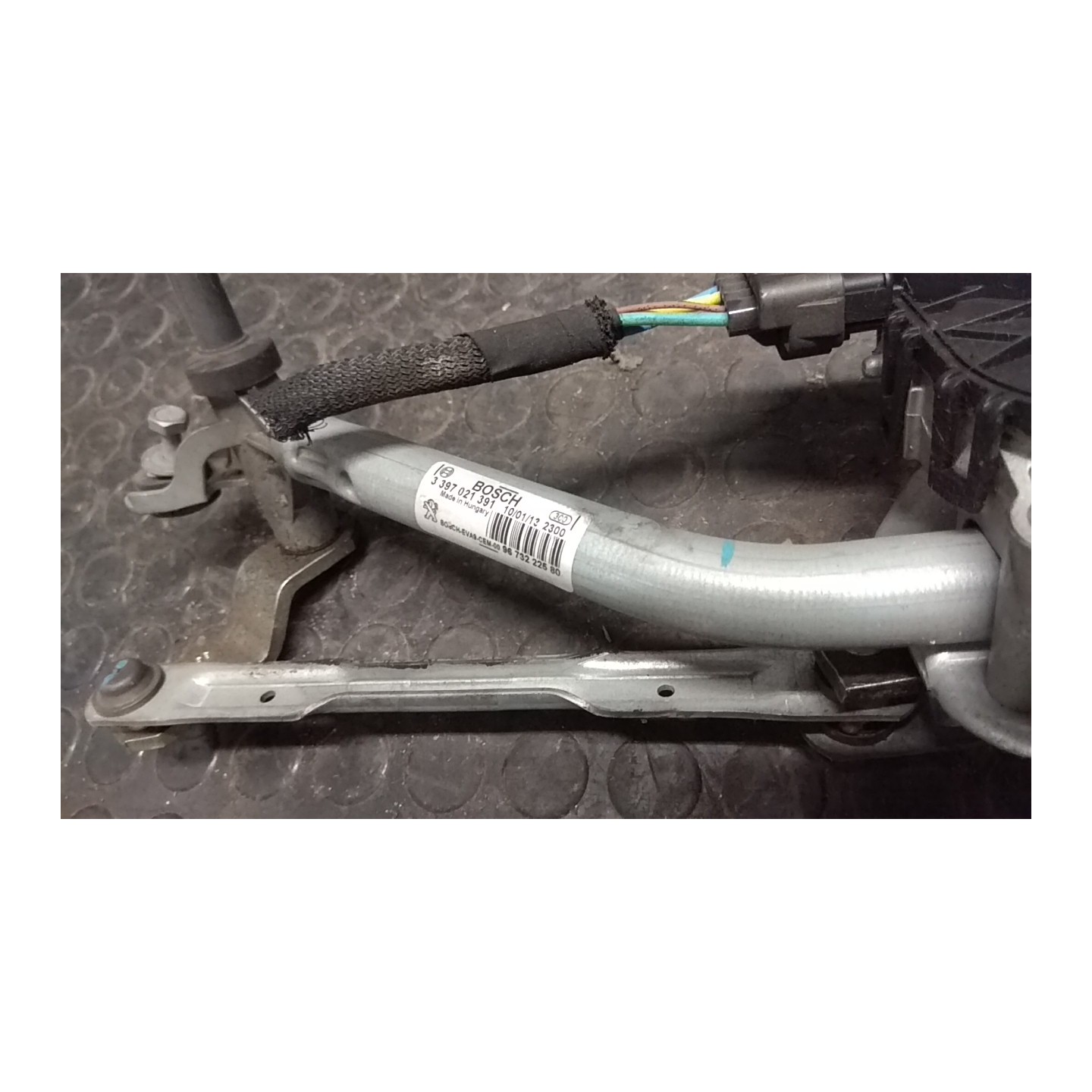 MECCANISMO TERGIPARABREZZA CON MOTORINO 015 PEUGEOT 208 (04/15-) HM05 9673222580
