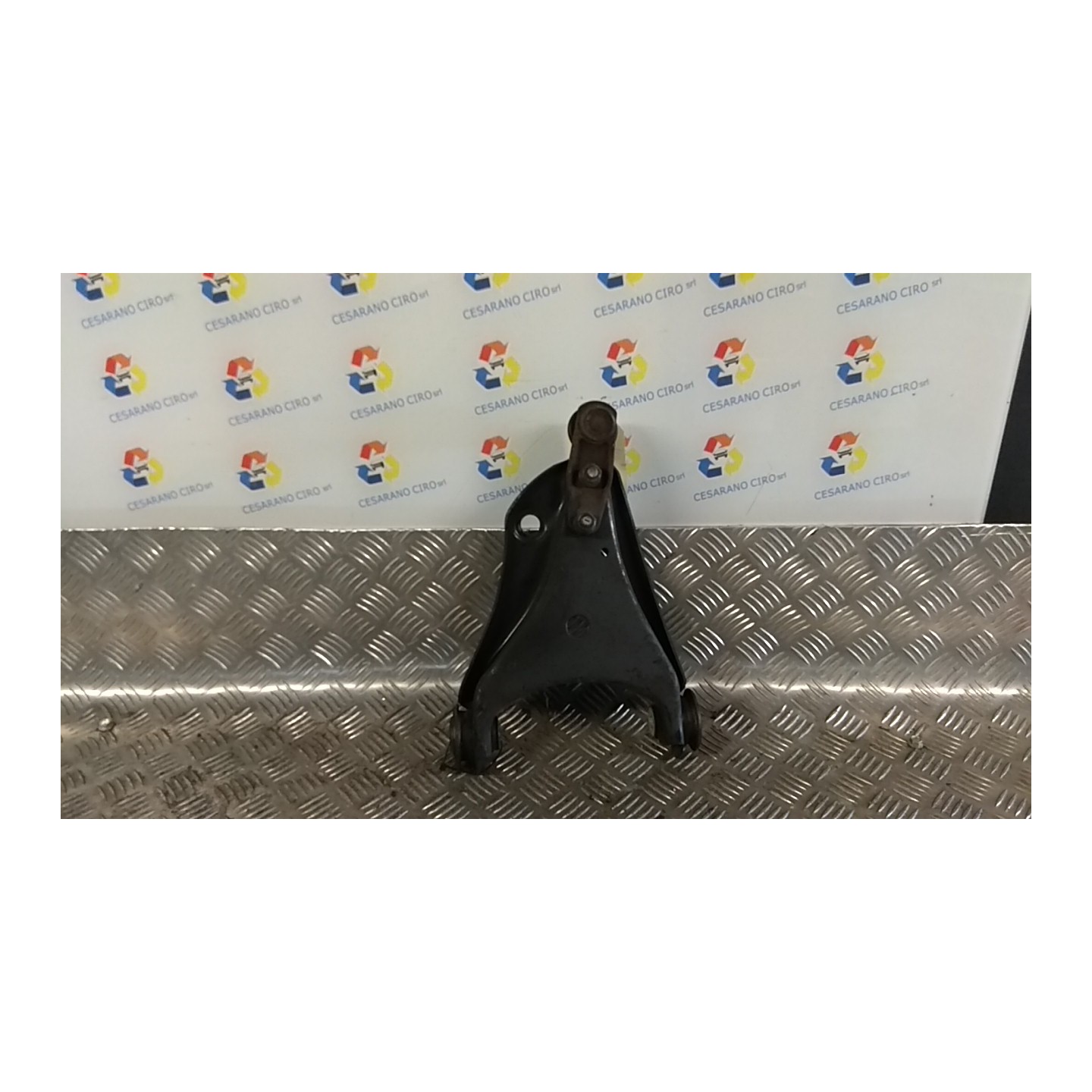 BRACCIO OSCILLANTE SOSP. ANT. DX. 002 RENAULT TWINGO 2A SERIE (06/07-02/12) D4FJ7 8200942392