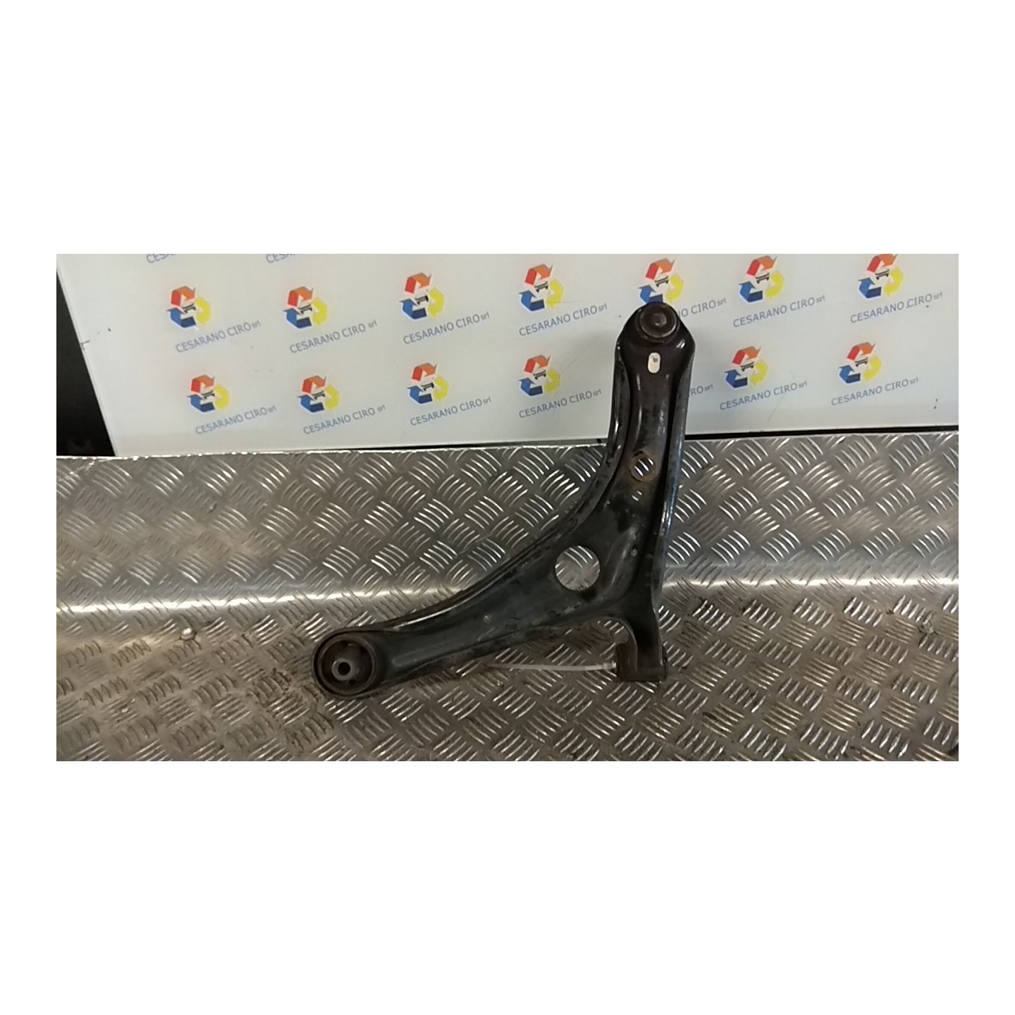 BRACCIO OSCILLANTE SOSP. ANT. 01-99-05-03 DX. 043 TOYOTA YARIS (03/99-11/05)     (JPP) 1SZFE 4806859035