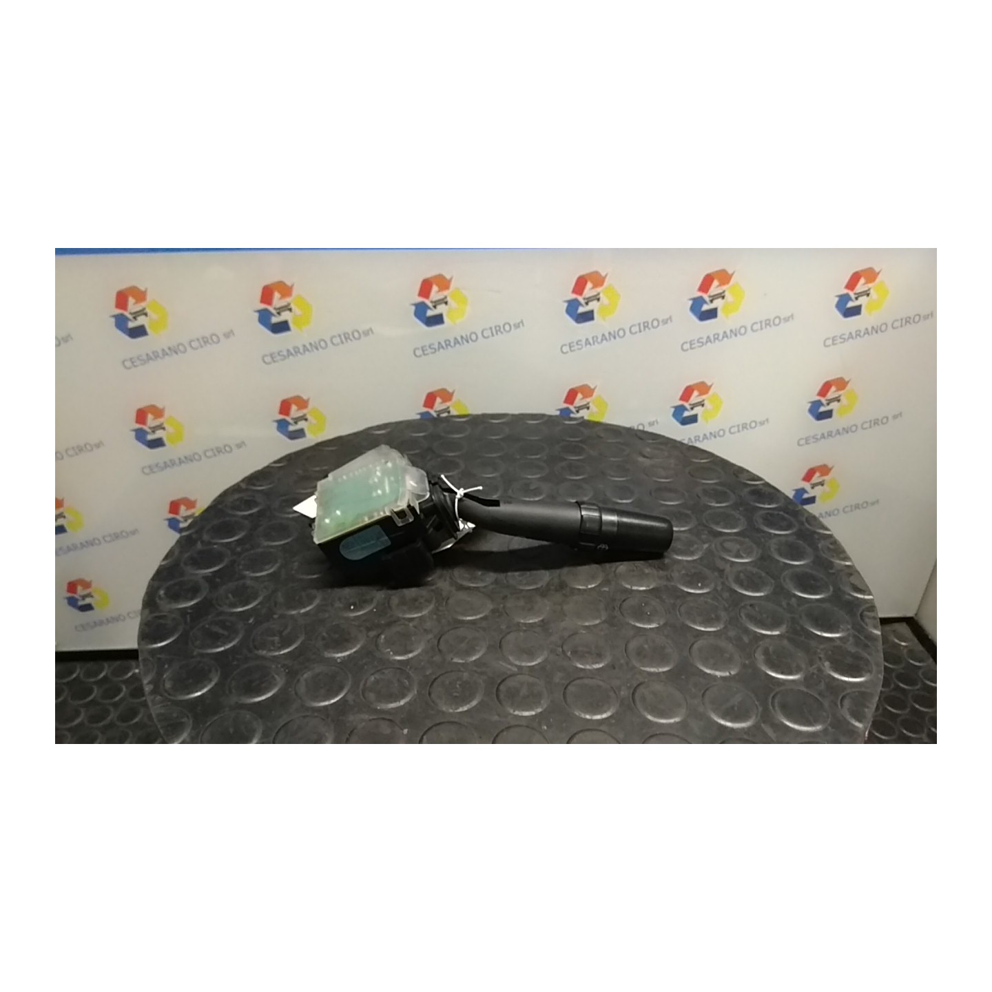 BLOCCO COMANDI TERGICRISTALLI 065 TOYOTA COROLLA VERSO (03/04-12/09) 2ADFTV 8465205150