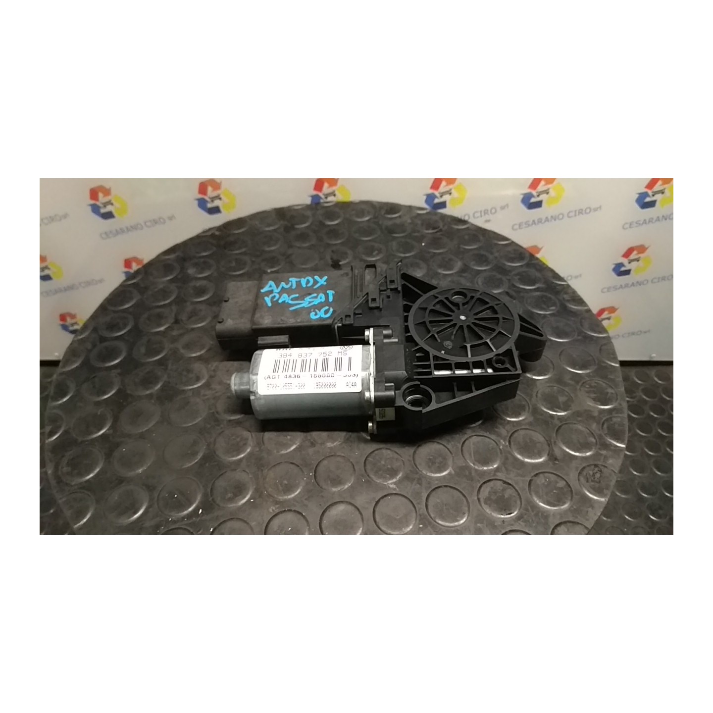 MOTORINO ALZACRISTALLO PORTA ANT. DX. 010 VOLKSWAGEN PASSAT (3B) (10/00-03/06) AVF 1C1959802001