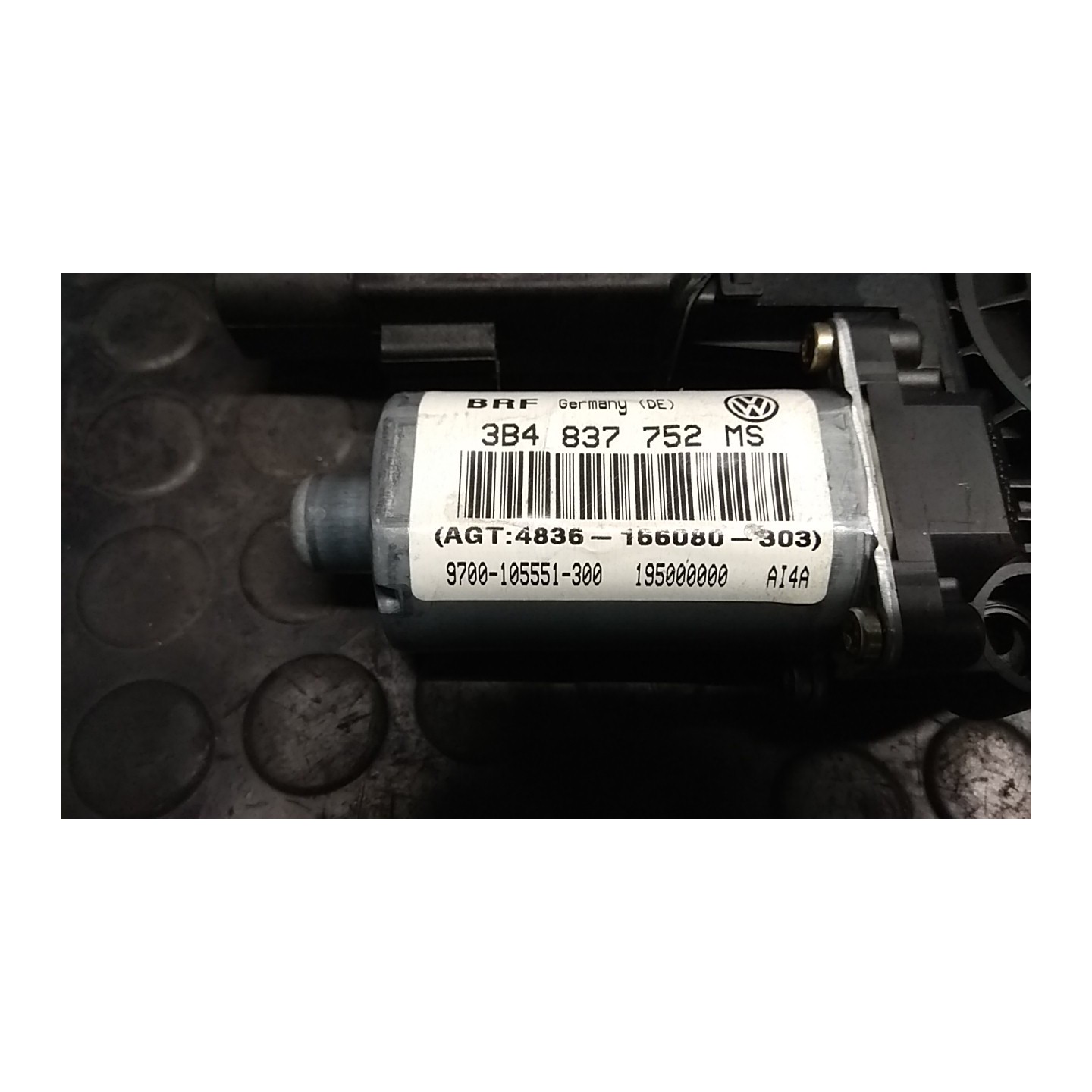 MOTORINO ALZACRISTALLO PORTA ANT. DX. 010 VOLKSWAGEN PASSAT (3B) (10/00-03/06) AVF 1C1959802001