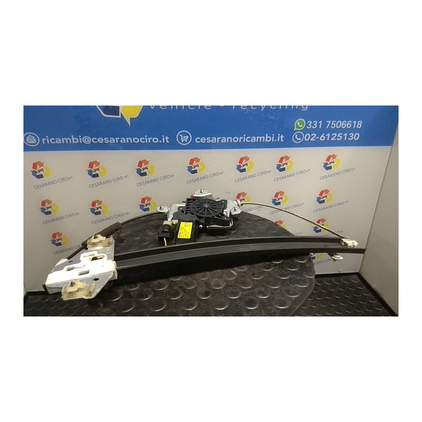 ALZACRISTALLO ELETTR. PORTA ANT. C/MOTORINO DX. 003 KIA PICANTO 1A SERIE (02/08-) G4HE 8240207010