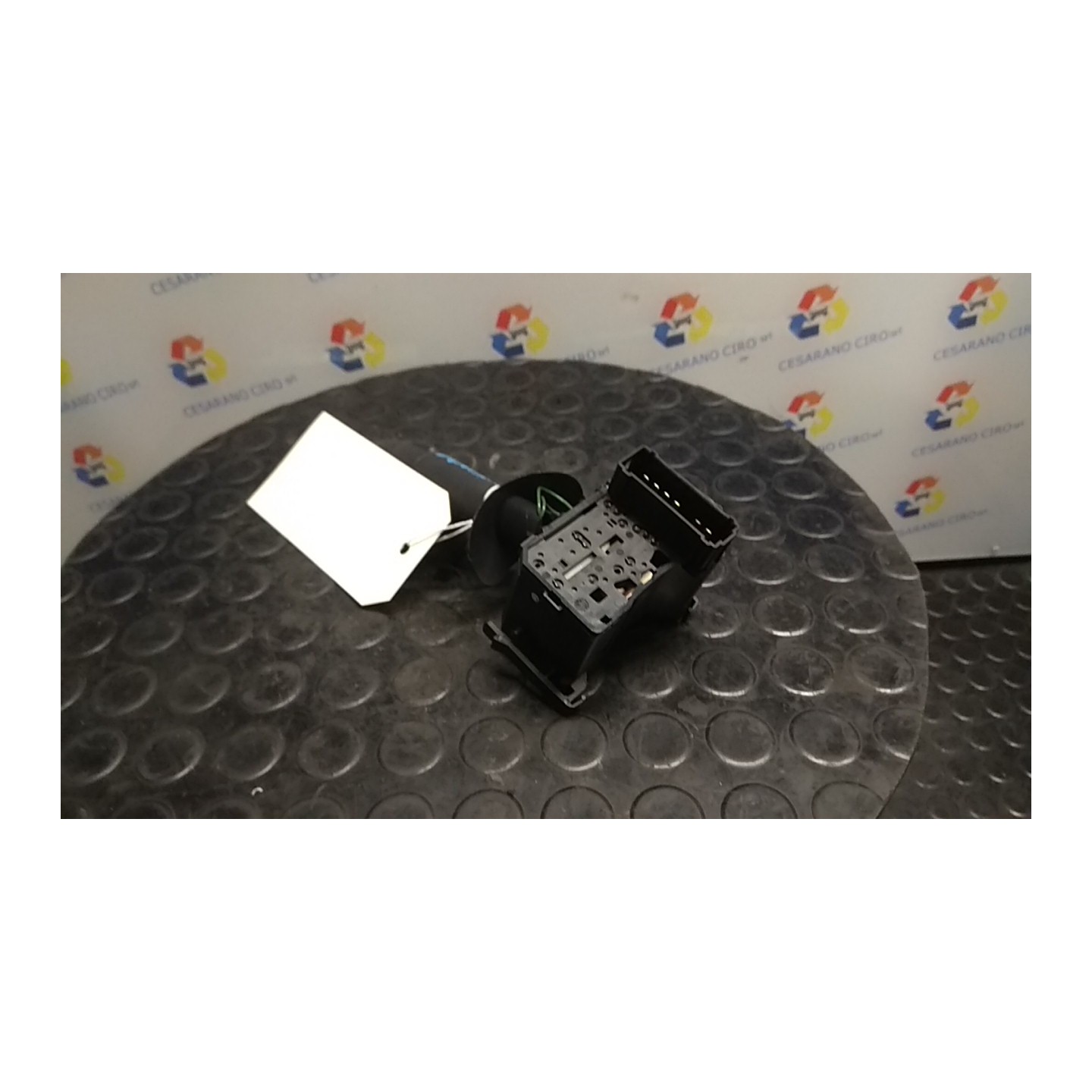 BLOCCO COMANDI TERGICRISTALLI 020 RENAULT TWINGO 2A SERIE (06/07-02/12)  7701048915