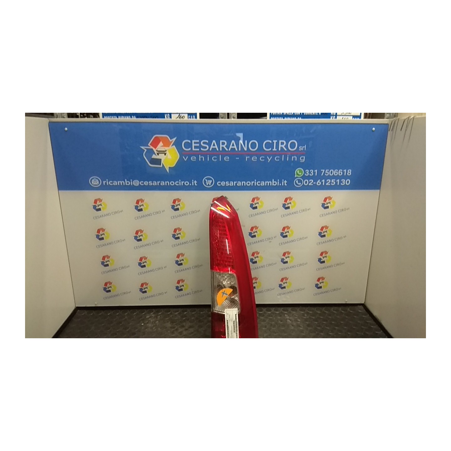 FANALE POST. PARTE SUP. DX. 172 VOLVO V70/XC70 (01/00-10/07) D5244T(4) 30655375