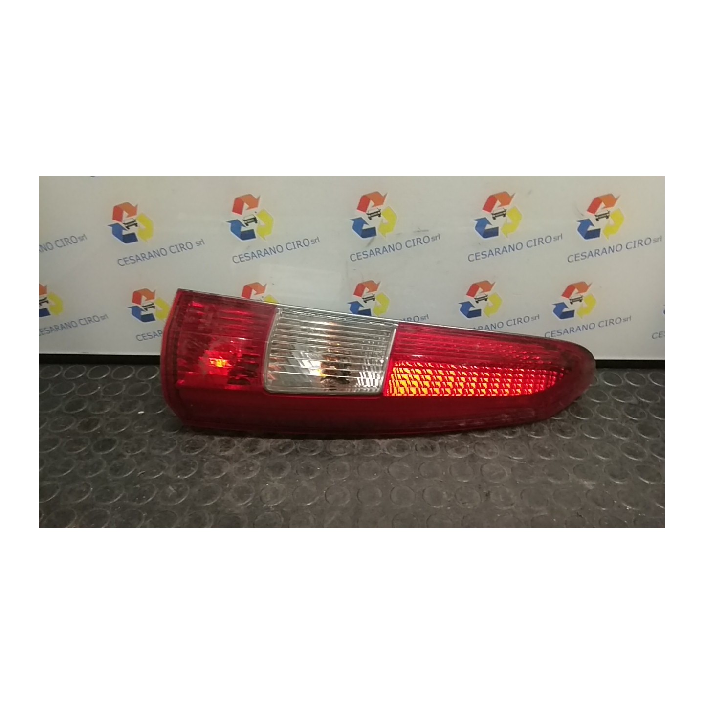 FANALE POST. PARTE SUP. DX. 173 VOLVO V70/XC70 (01/00-10/07) B5244T3 30655375