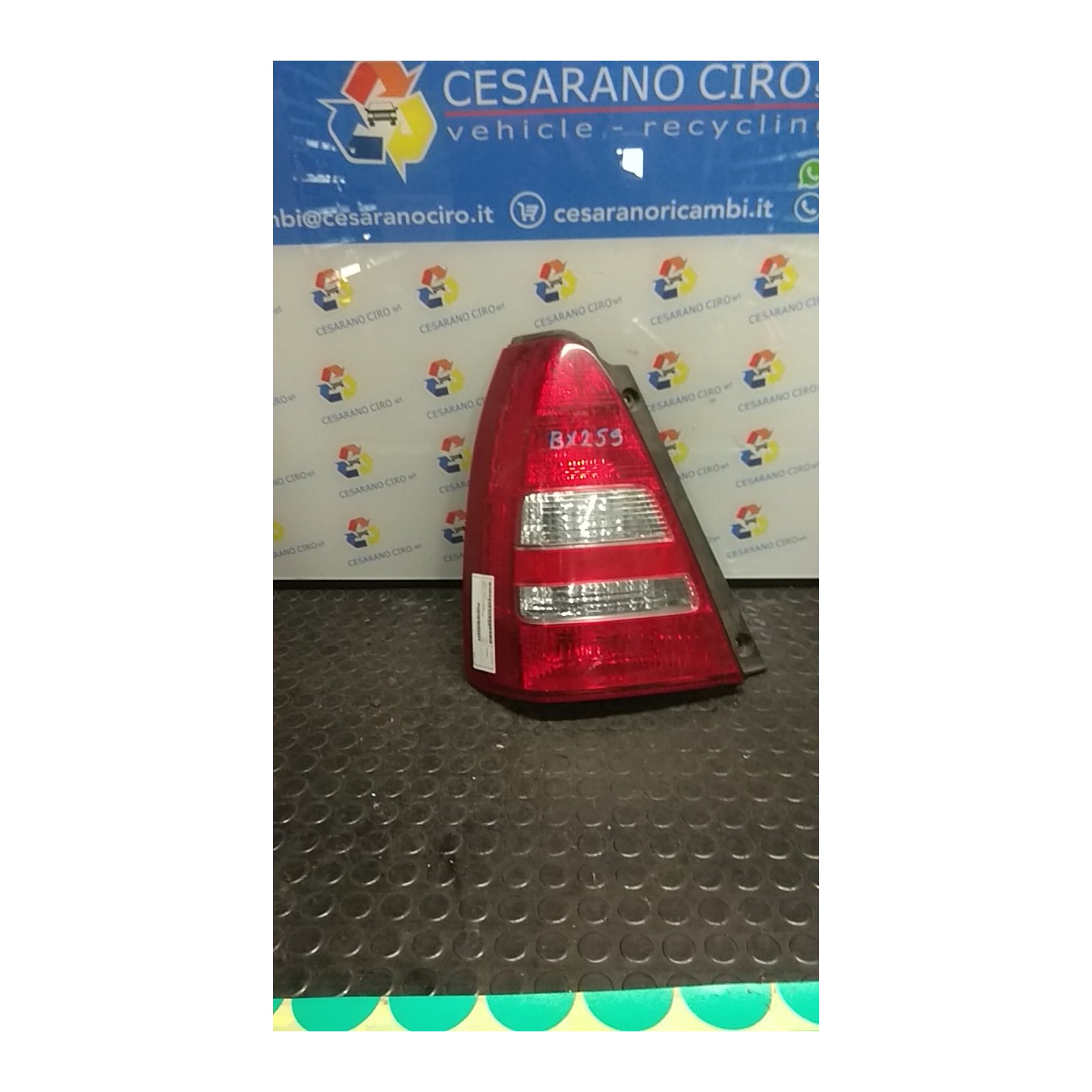 FANALE POST. SX. 193 SUBARU FORESTER 2A SERIE (10/02-04/08  84201SA270