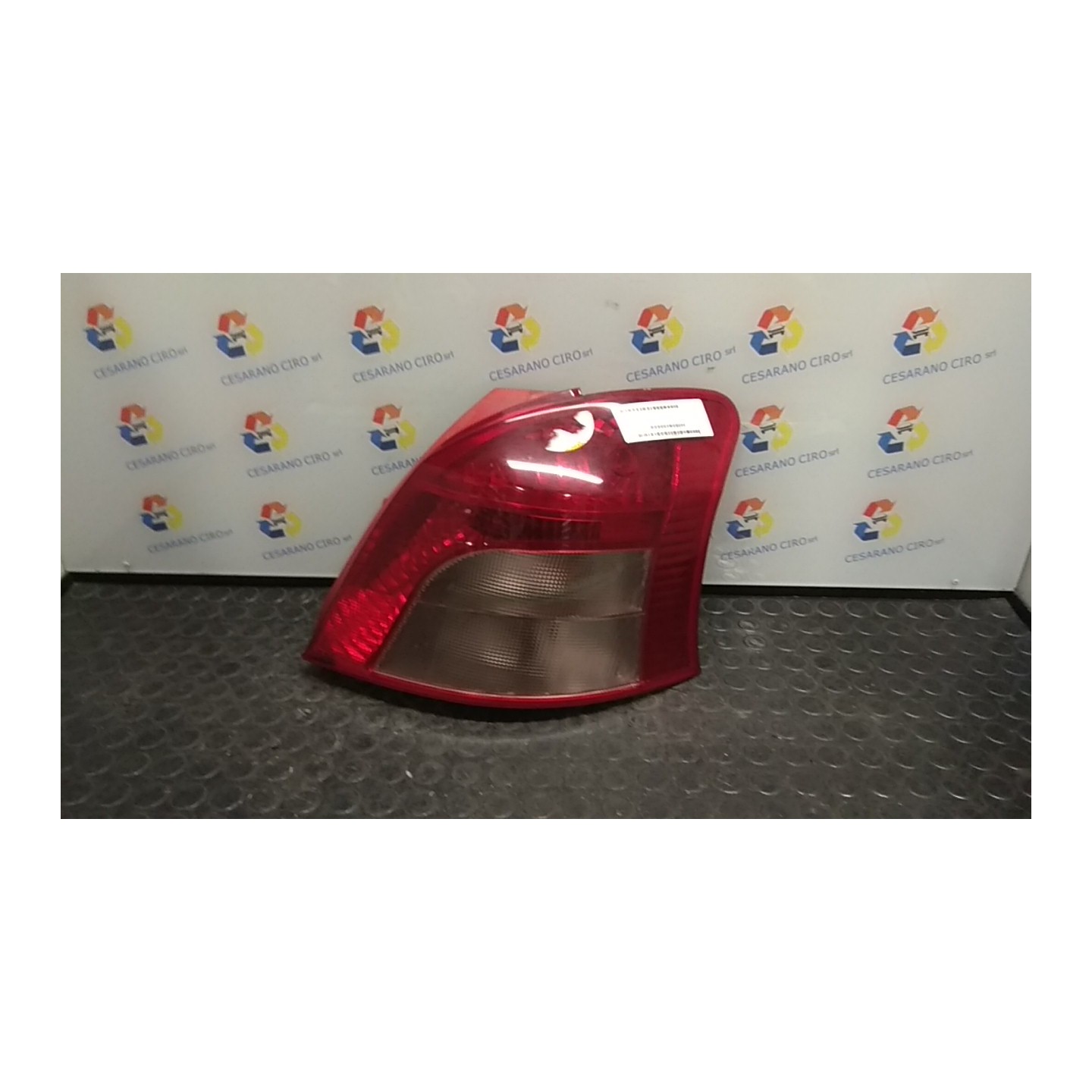 FANALE POST. DX. 196 TOYOTA YARIS (11/05-02/12) 1KRFE 815510D250