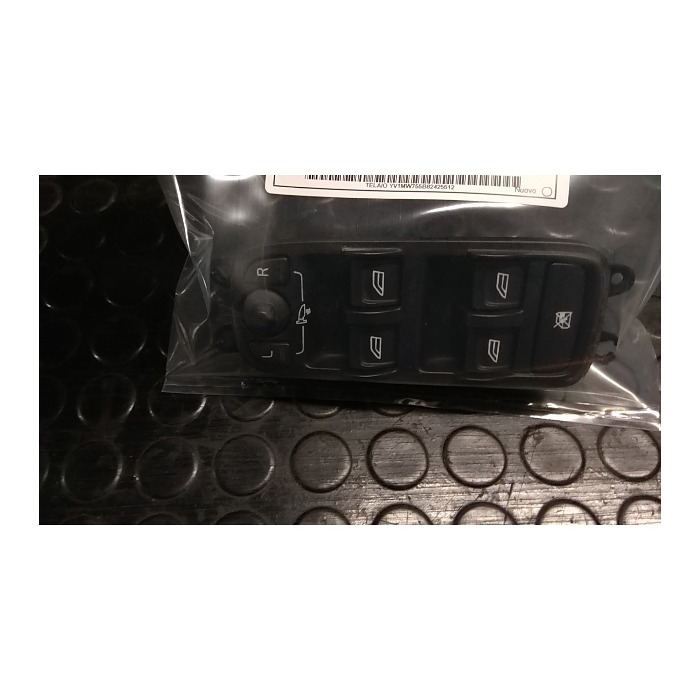 BLOCCO COMANDI ALZACRISTALLI E RETROVISORI EST. C/SERRATURE SICUREZ. P/BAMBINI 036 VOLVO V50 (02/04-12/12) D4204T 30795083