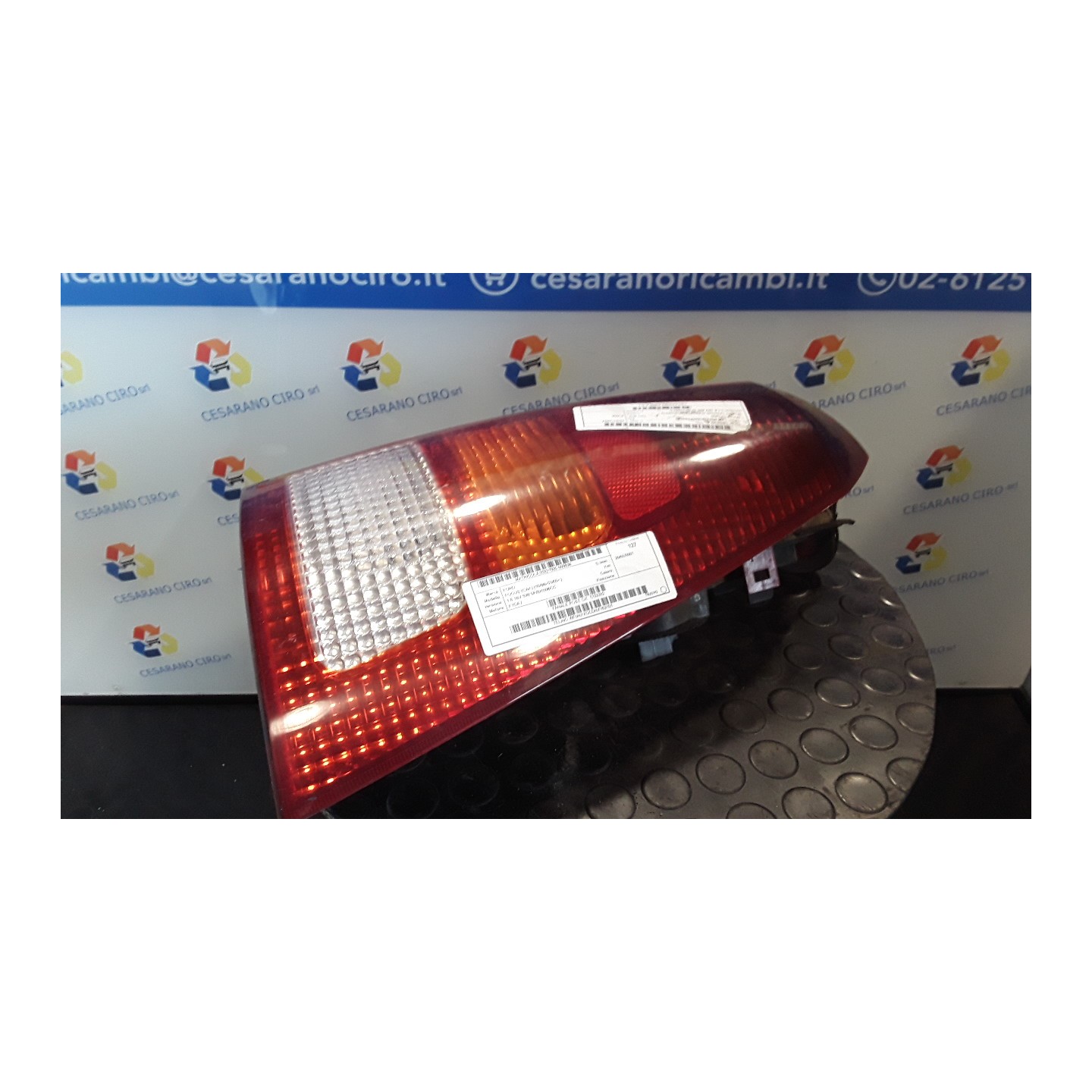FANALE POST. DX. 038 FORD FOCUS (CAK) (10/98-03/02) FYDA 1233322