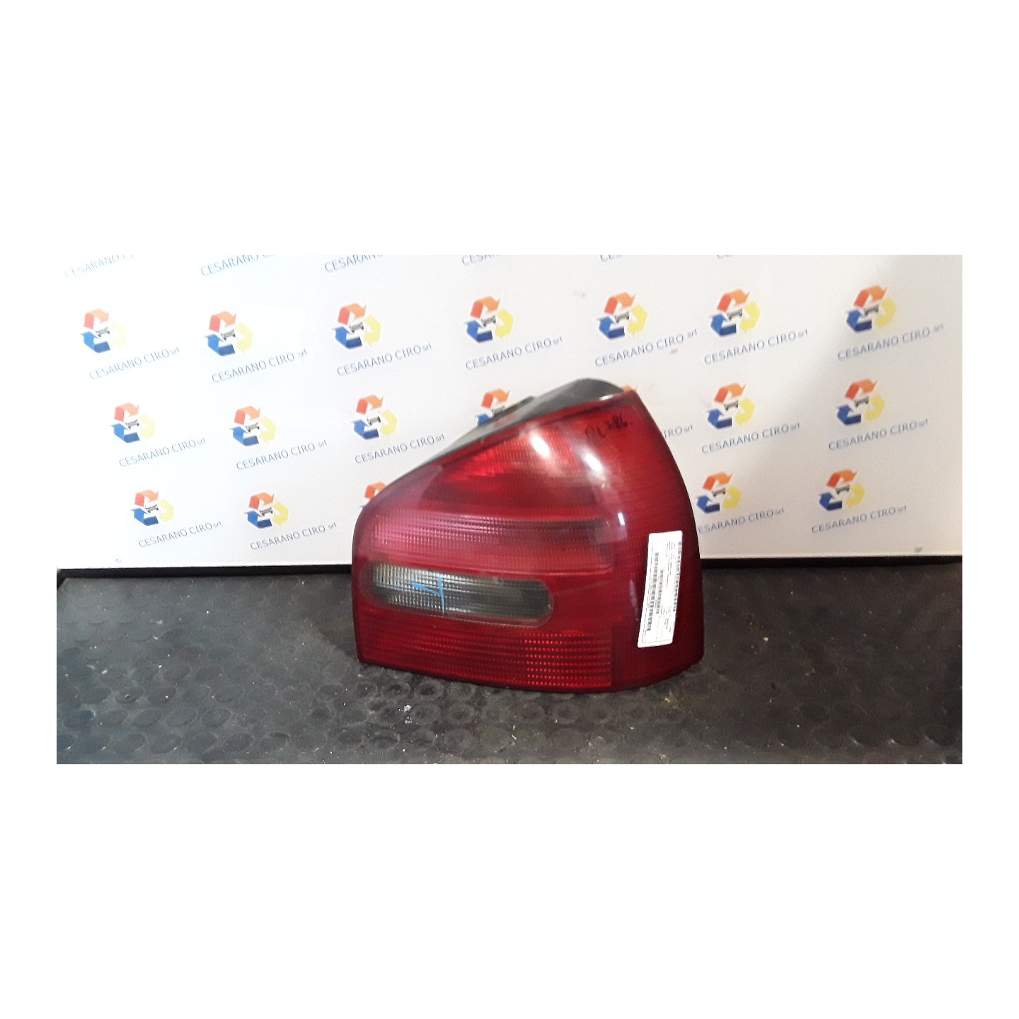 FANALE POST. DX. 211 AUDI A3 (8L) (08/96-12/01) AKL 8L0945096A