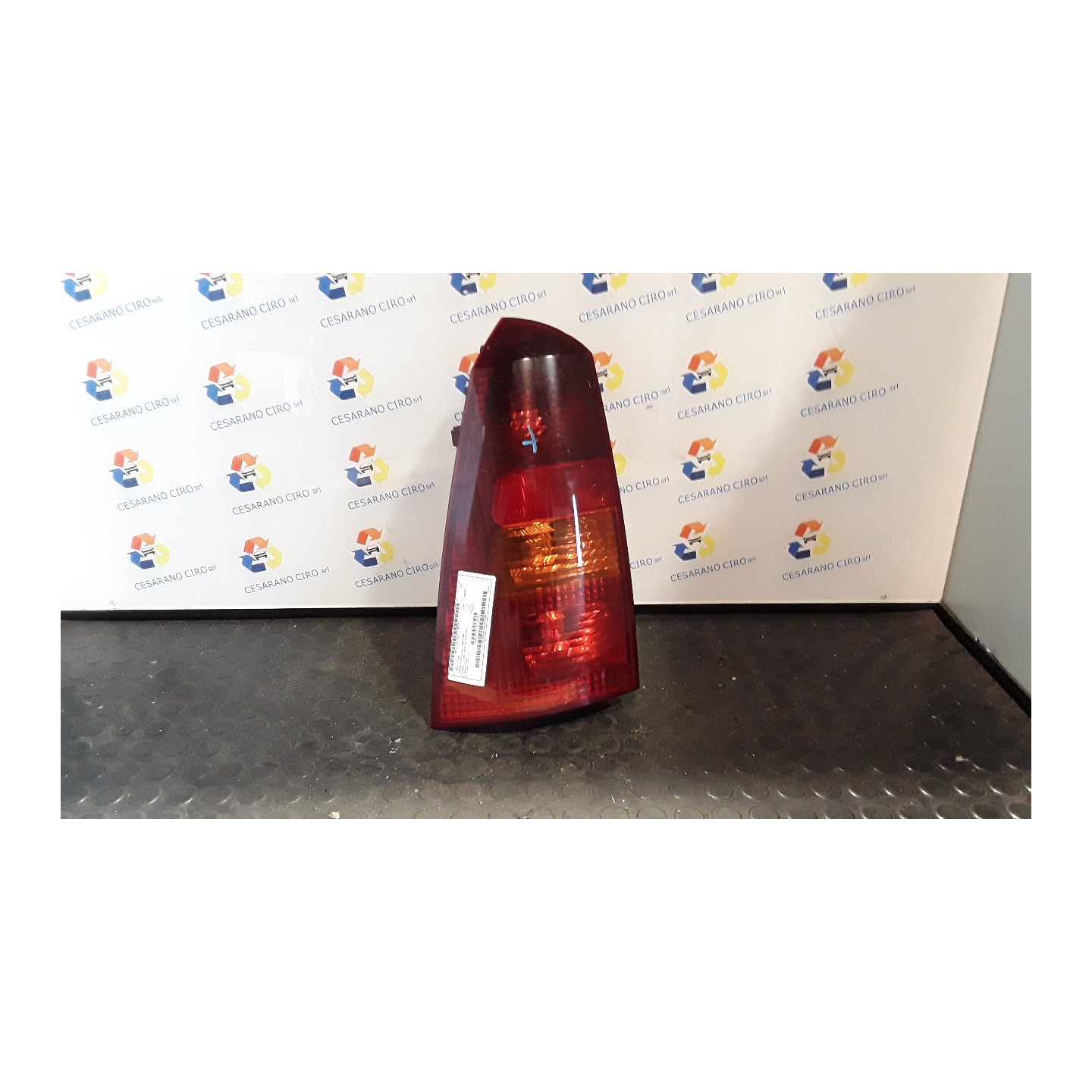 FANALE POST. SX. 226 FORD FOCUS (CAK) (10/01-04/05) FFDA 1233323