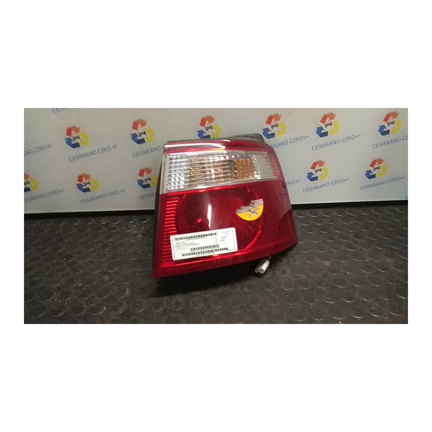 FANALE POST. PARTE EST. DX. 141 KIA CARENS 1A SERIE (07/02-02/08) S6D 0K2JB51150A