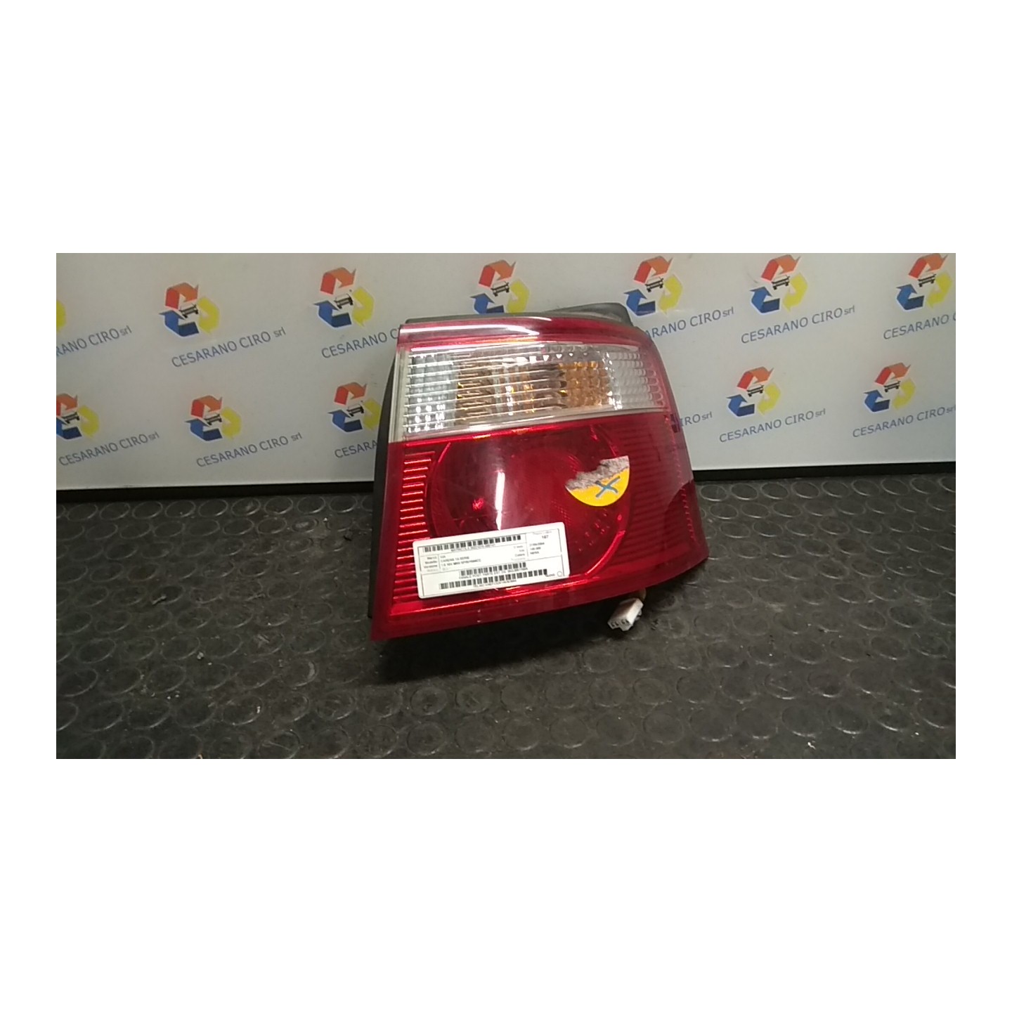 FANALE POST. PARTE EST. DX. 141 KIA CARENS 1A SERIE (07/02-02/08) S6D 0K2JB51150A