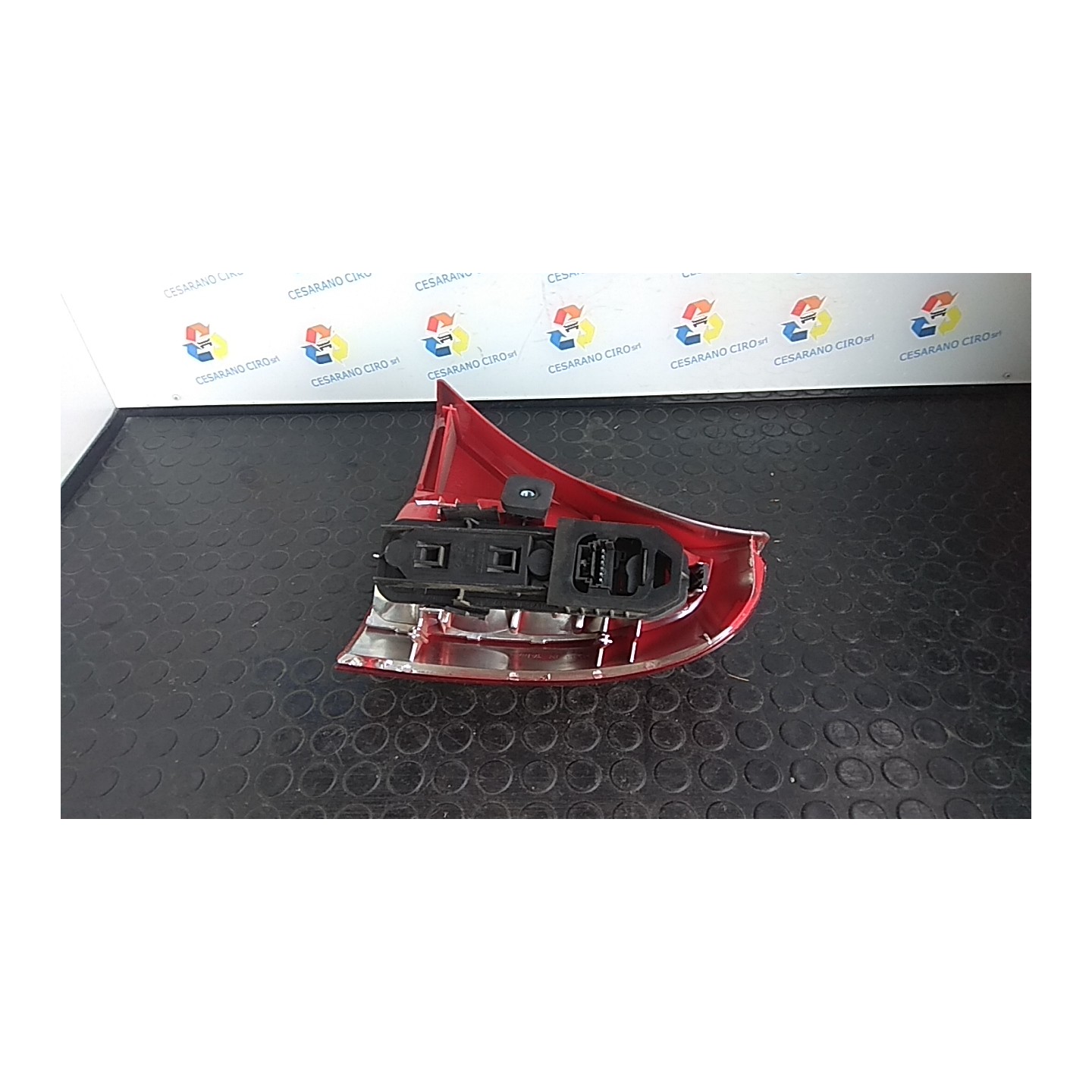 FANALE POST. SX. 192 RENAULT CLIO 2A SERIE (04/98-04/01) D7FG7 7700410515