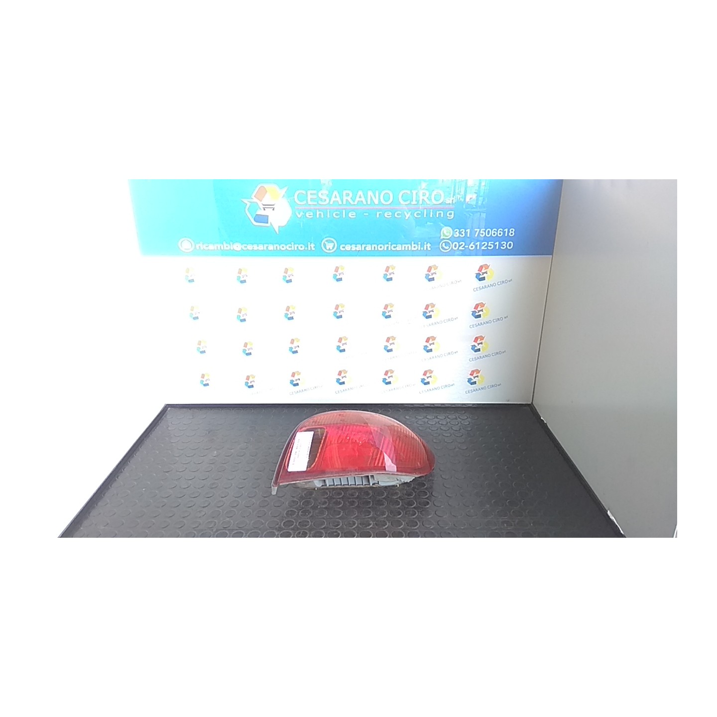 FANALE POST. DX. 242 TOYOTA YARIS (10/01-11/05)     (FRP) 1SZFE 815510D070