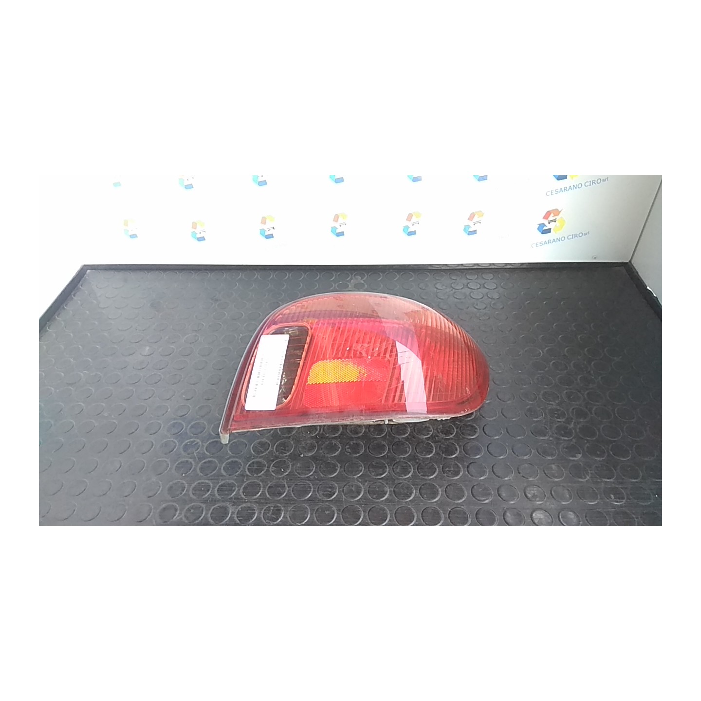 FANALE POST. DX. 242 TOYOTA YARIS (10/01-11/05)     (FRP) 1SZFE 815510D070