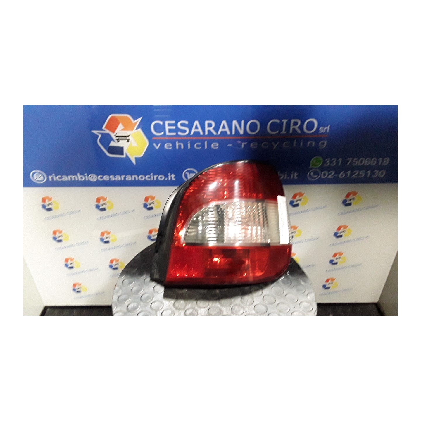 FANALE POST. DX. 106 RENAULT SCENIC (03/99-05/03) K4MA7 7700428055