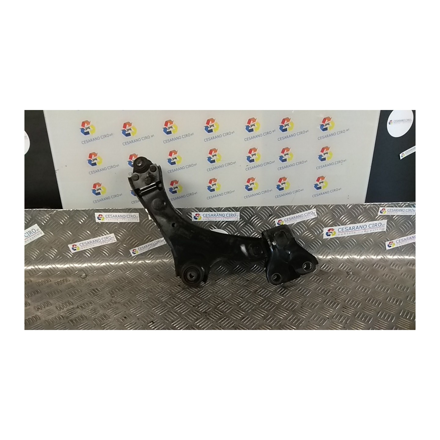 BRACCIO OSCILLANTE SOSP. ANT. SX. 303 FORD MONDEO (CA2) (03/10-) TXBA 1507182