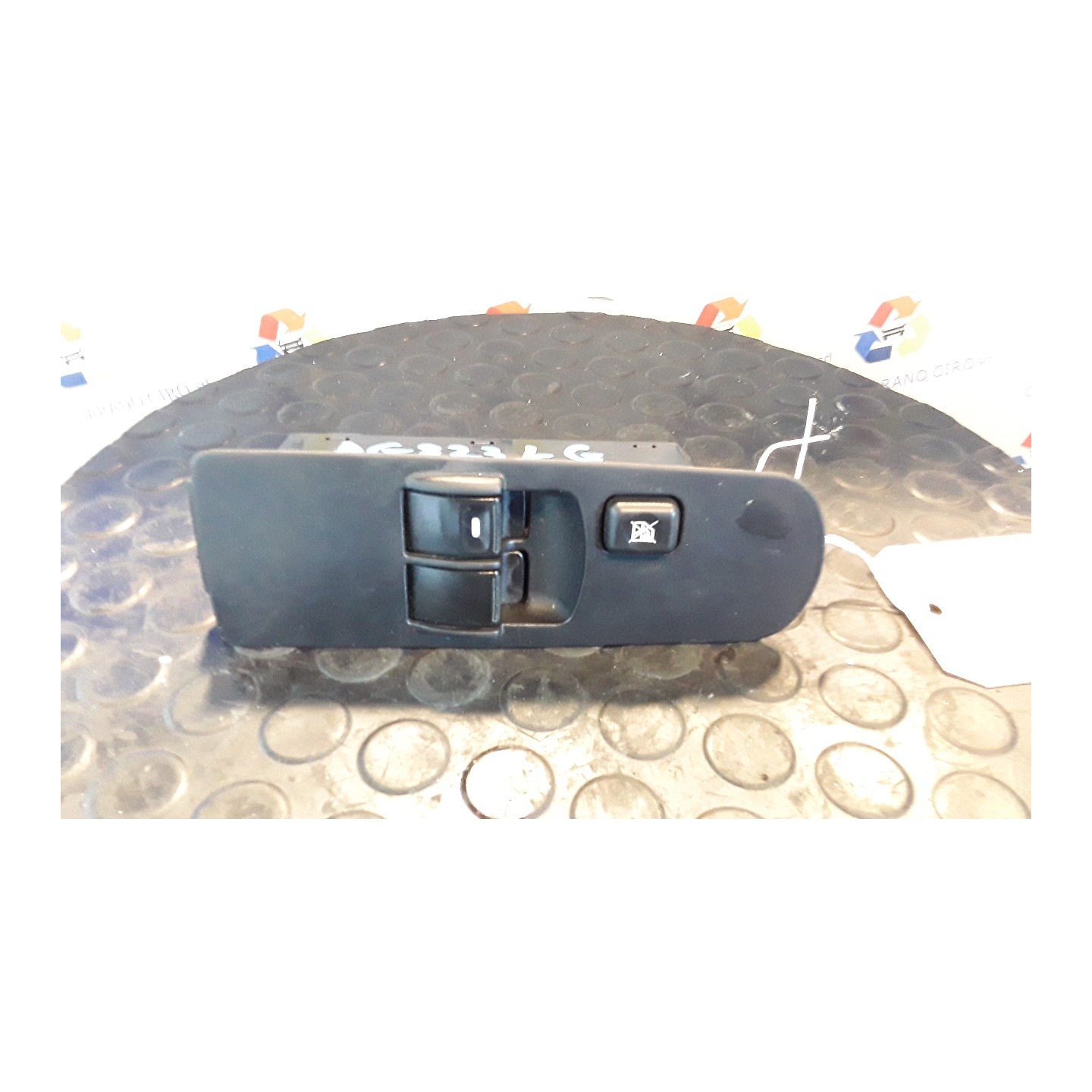 BLOCCO COMANDI ALZACRISTALLI 061 MITSUBISHI COLT 7A SERIE (06/04-12/09) 134910 MR587477