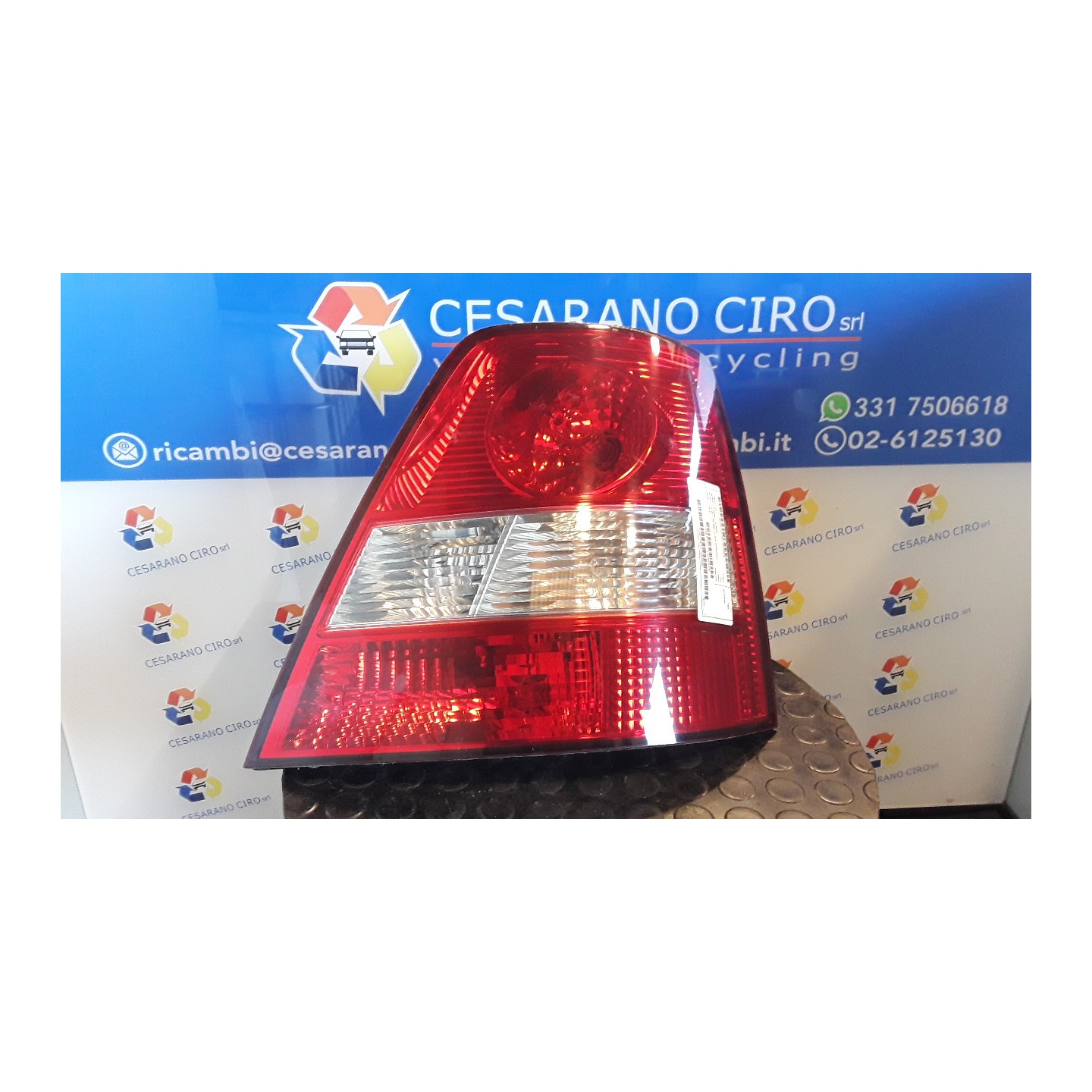 FANALE POST. DX. 035 KIA SORENTO 1A SERIE (07/02-12/06 D4CB 924023E010