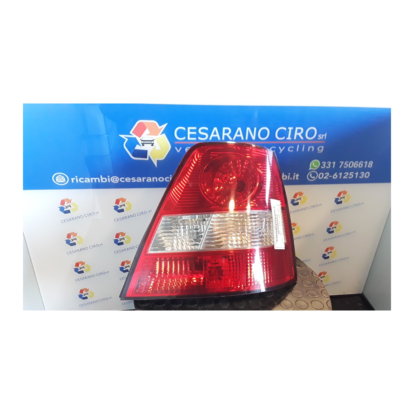FANALE POST. DX. 035 KIA SORENTO 1A SERIE (07/02-12/06 D4CB 924023E010