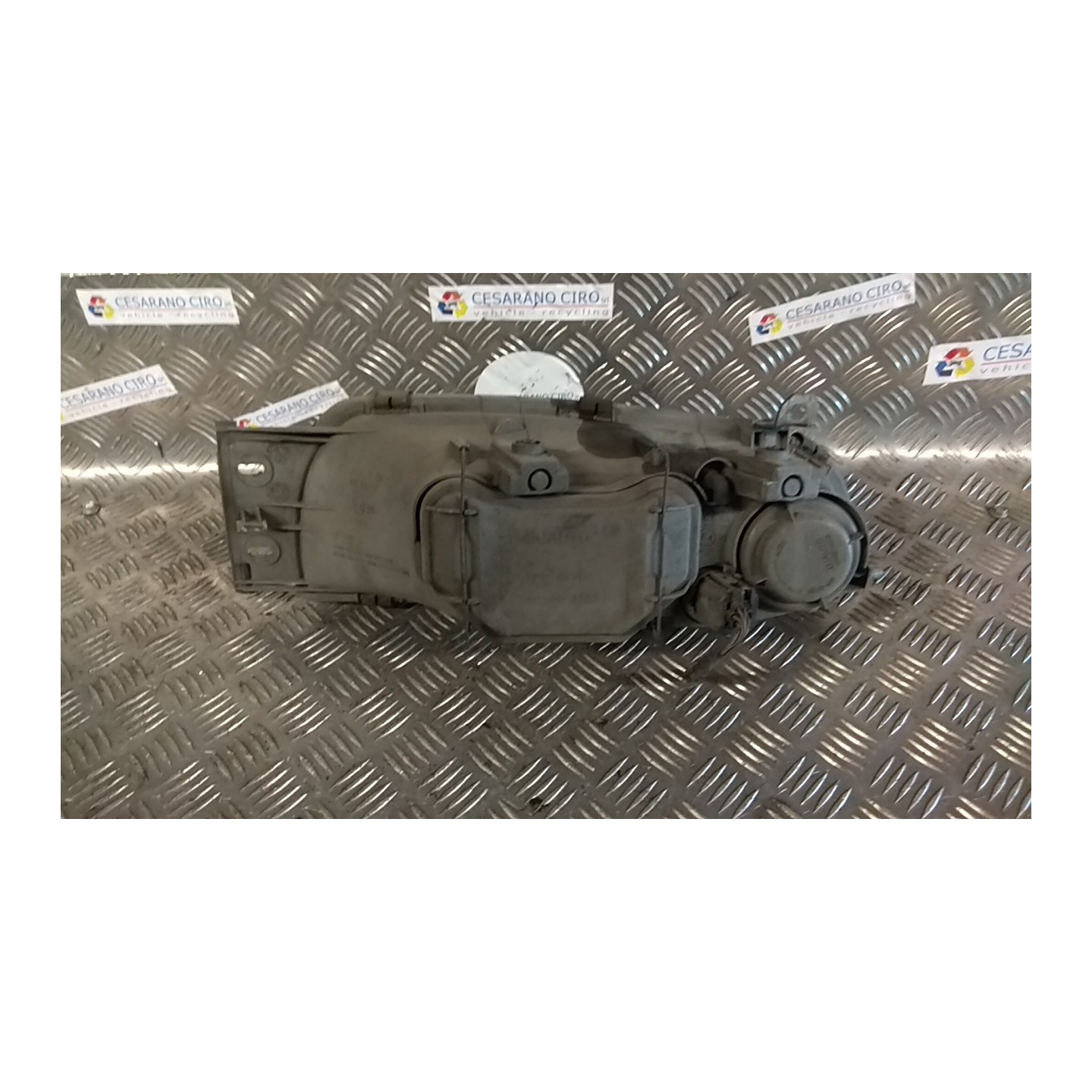 PROIETTORE DX. 131 FORD FIESTA (DX) (09/95-08/99) FHA 1042630