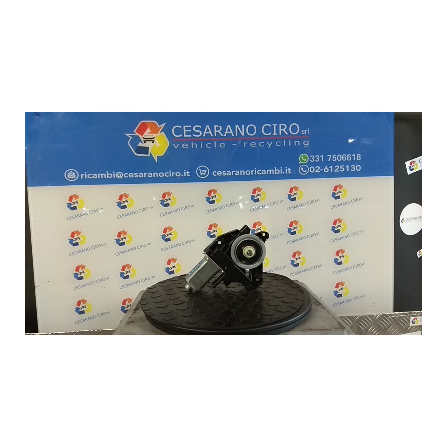 MOTORINO ALZACRISTALLO PORTA POST. DX. 210 FIAT FREEMONT (24) (04/11-) 939B5000 K68209824AB