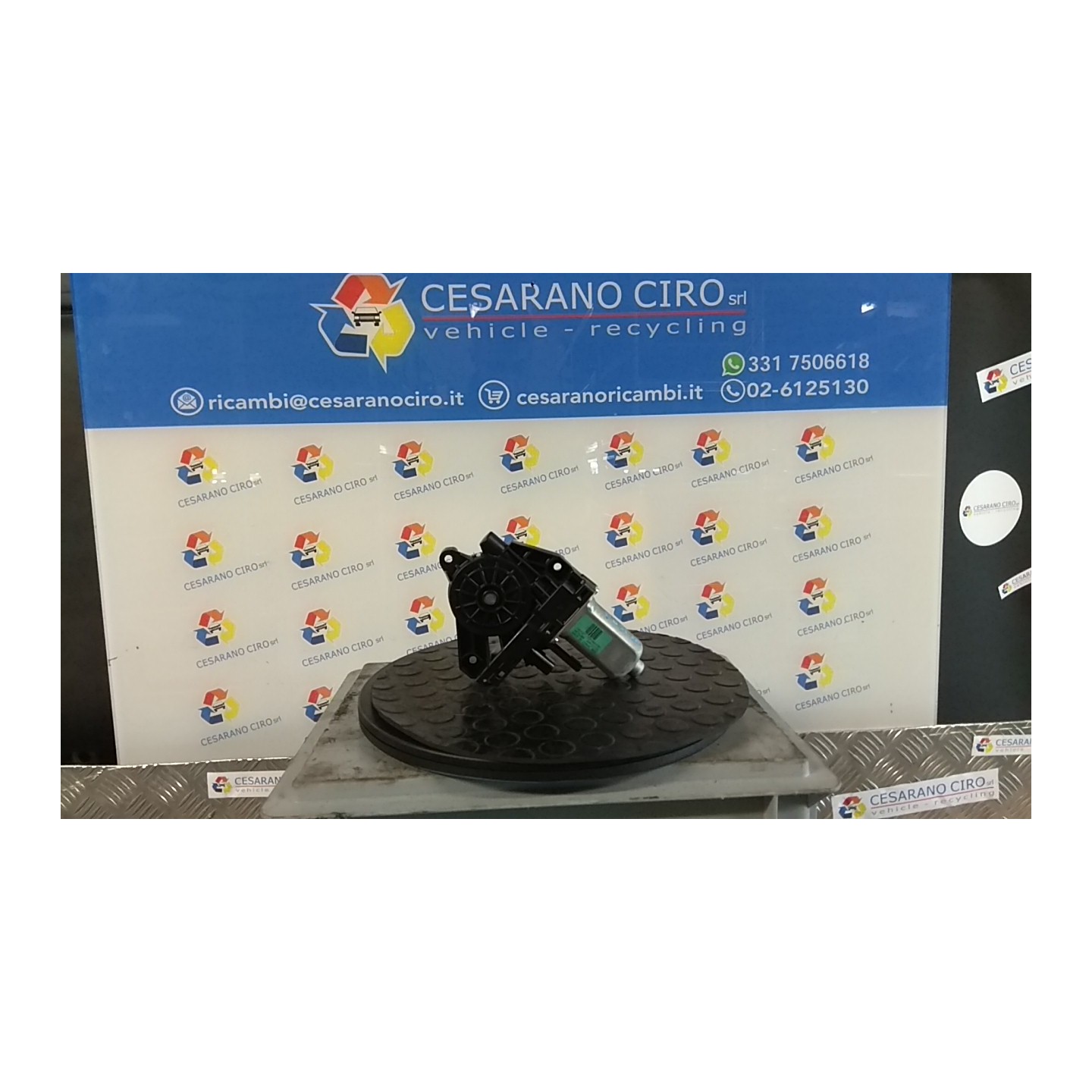 MOTORINO ALZACRISTALLO PORTA POST. DX. 210 FIAT FREEMONT (24) (04/11-) 939B5000 K68209824AB