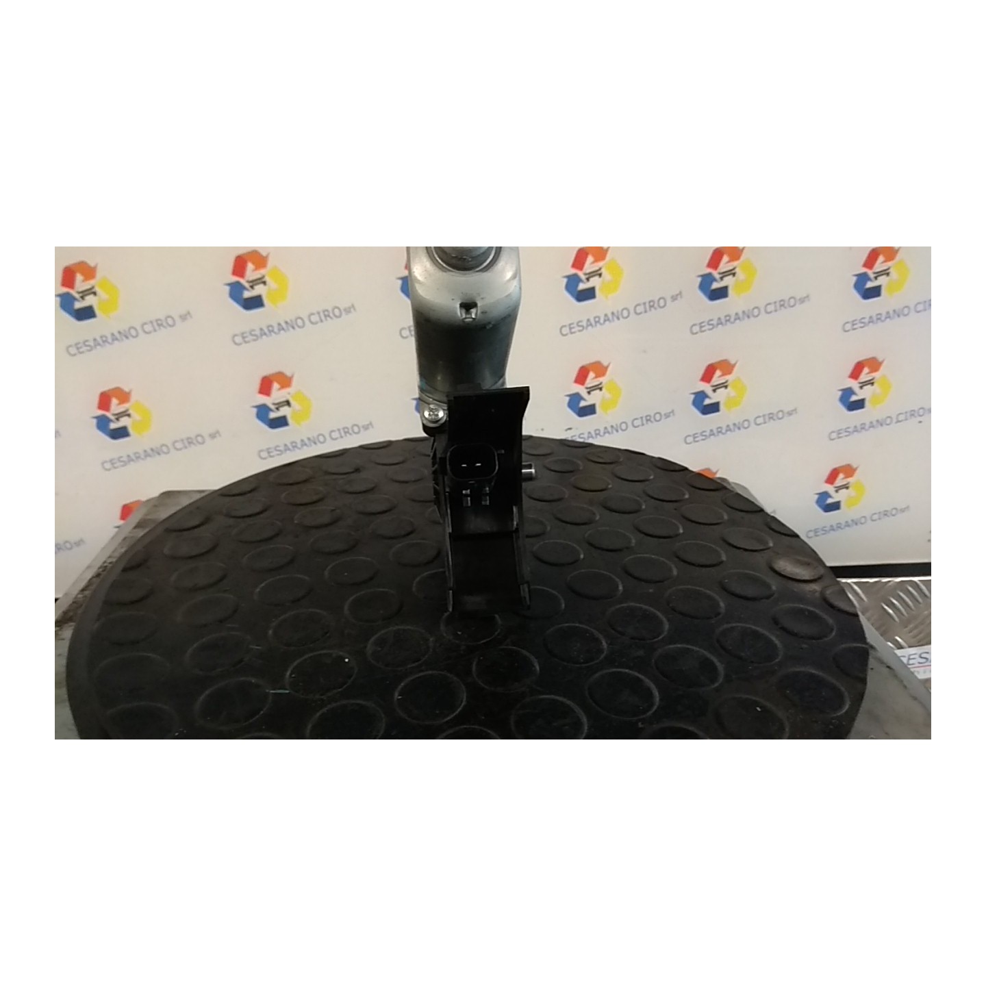 MOTORINO ALZACRISTALLO PORTA ANT. DX. 212 FIAT FREEMONT (24) (04/11-) 939B5000 K68209824AA
