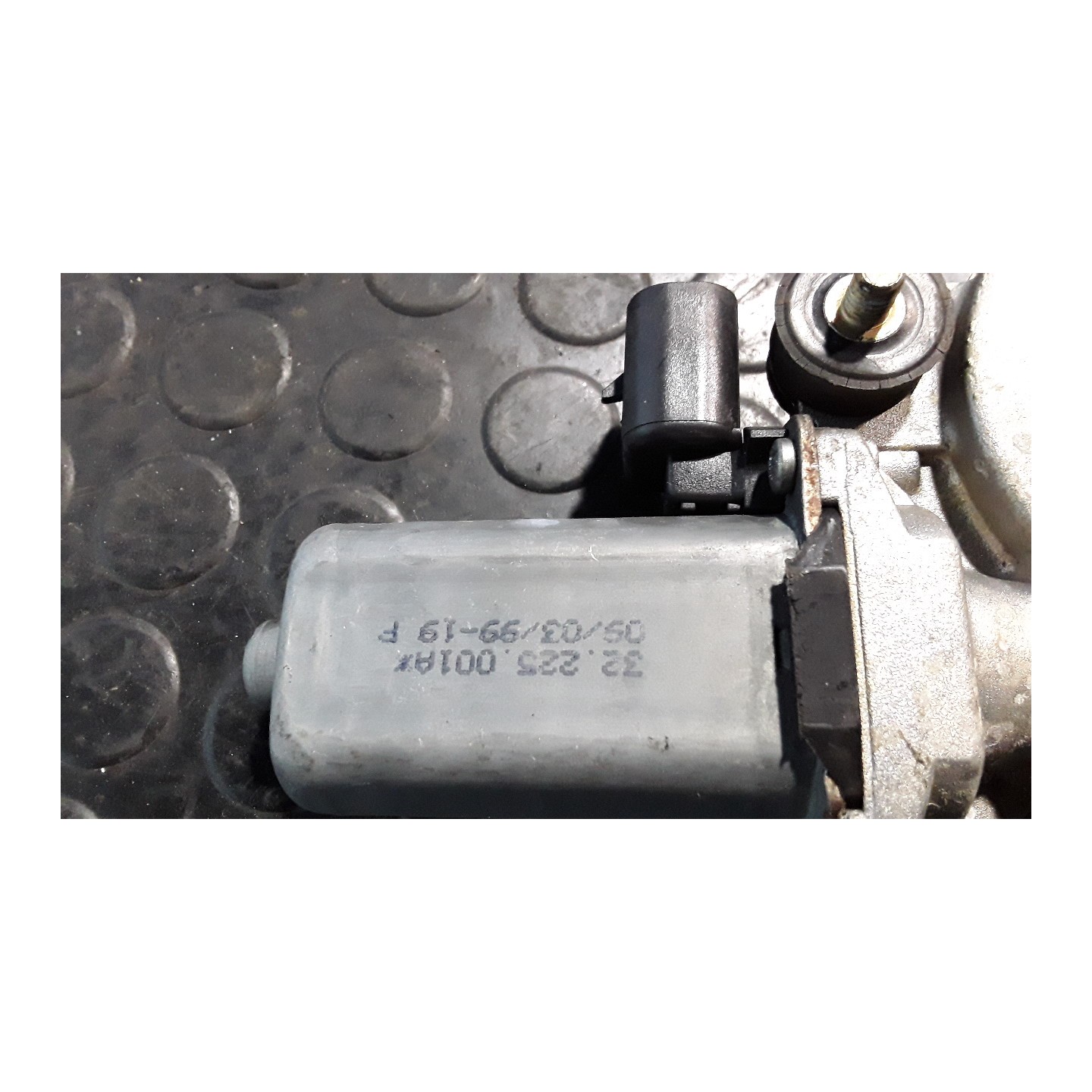 ALZACRISTALLO ELETTR. PORTA ANT. DX. 005 FIAT PUNTO 1A SERIE (11/93-10/99) 176B4000 46736432