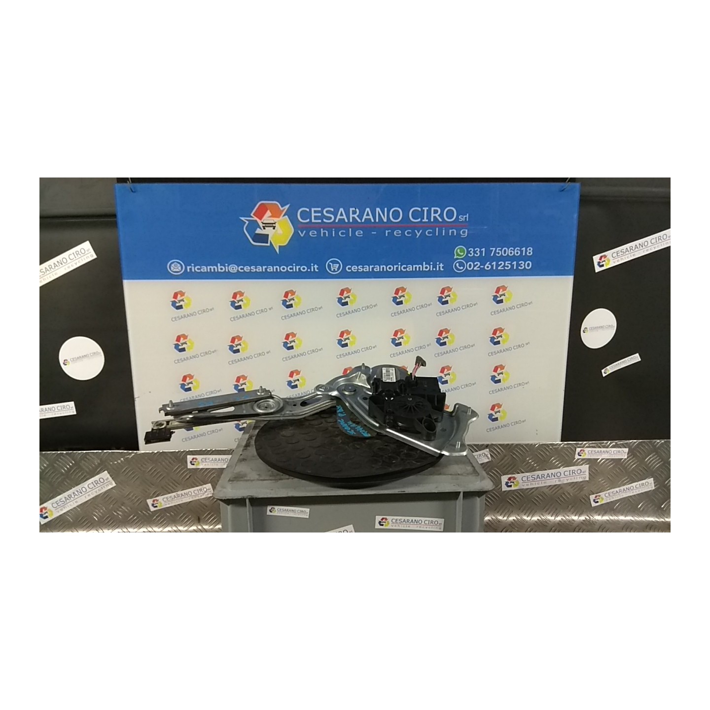 MOTORINO ALZACRISTALLO PORTA POST. DX. 039 RENAULT SCENIC 3A SERIE (04/09-10/13) F9QN8 827300005R