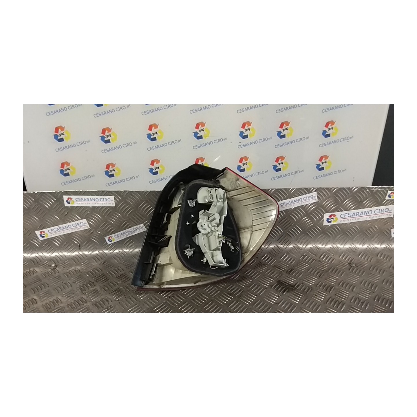 FANALE POST. SX. 010 BMW SERIE 1 (E81/E87) (03/07-12/12 N47D20A 63217164955