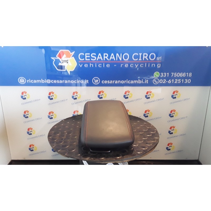 APPOGGIABRACCIO SEDILE POST. SDOPPIATO PELLE 072 PEUGEOT 308 (09/17-09/21) YH01 16108462ZD