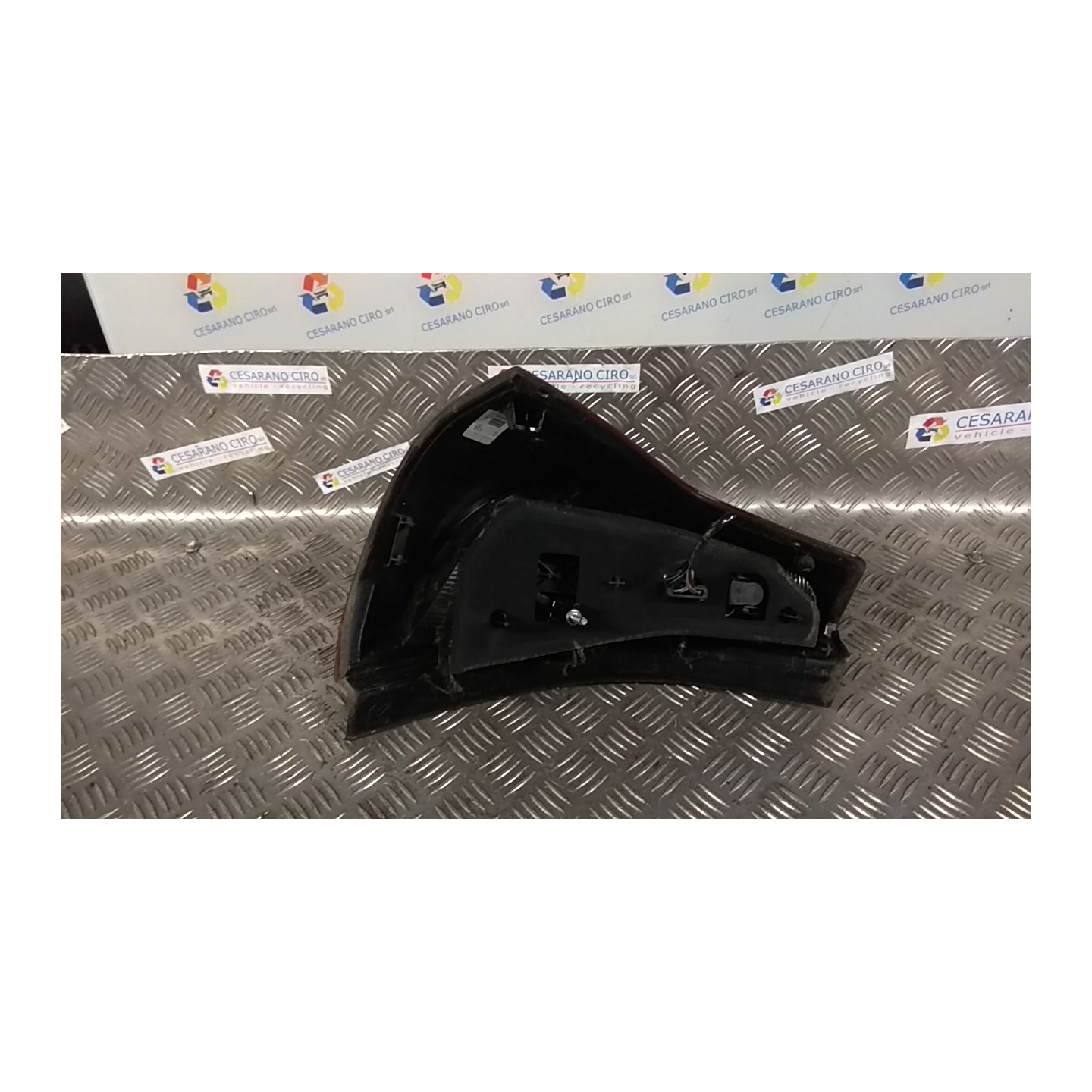 FANALE POST. DX. 076 DACIA SANDERO (07/08-04/13) K7JA7 8200734824